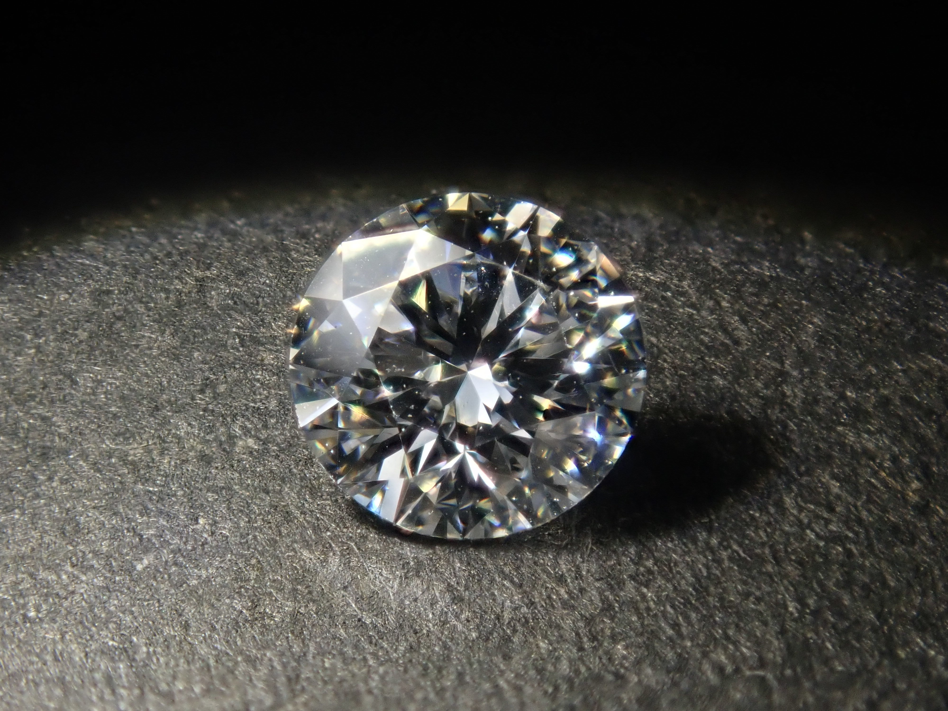 【32501759掲載】ラボグロウンダイヤモンド（合成ダイヤモンド） 0.310ctルース(D, IF, IDEAL)