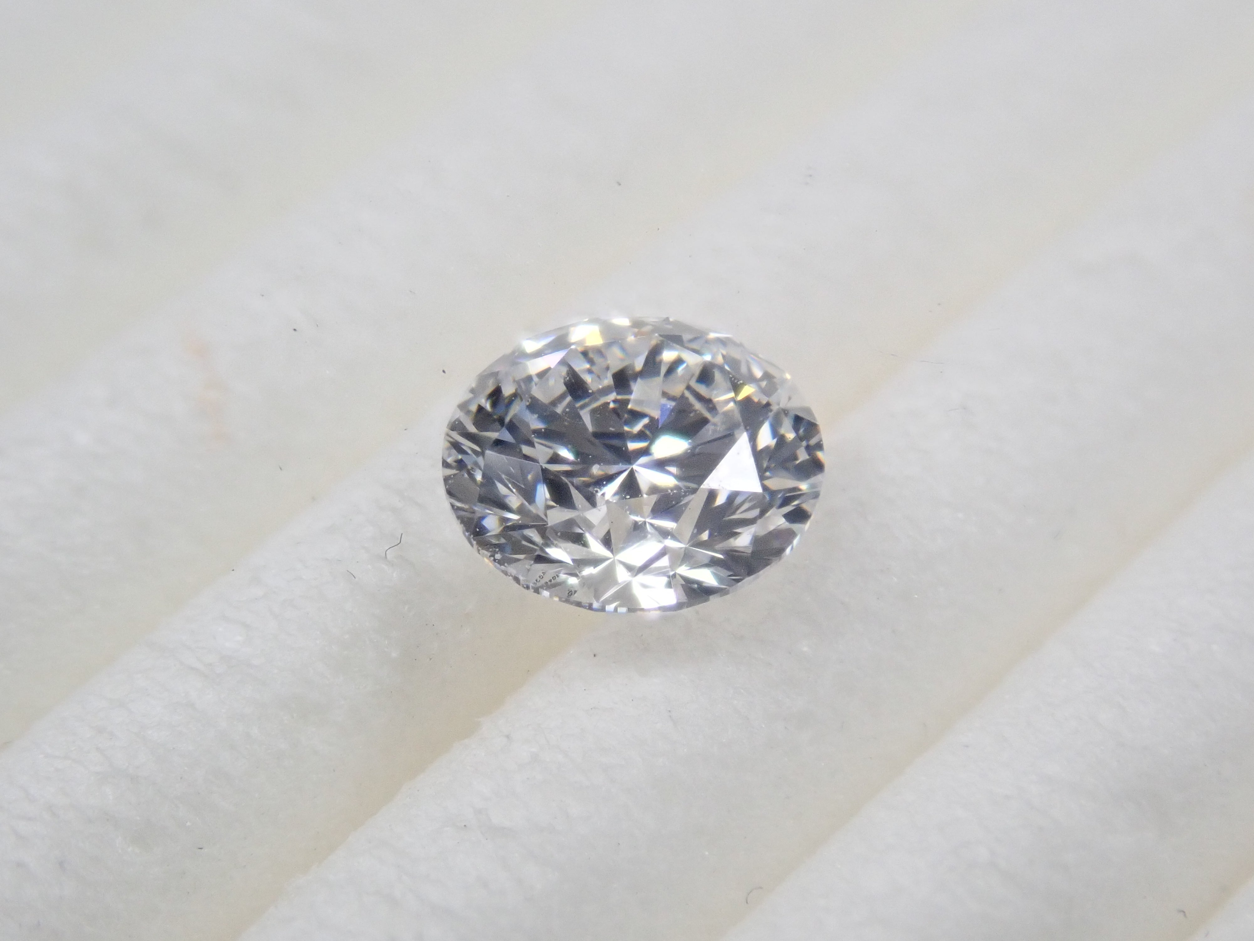 【32501762掲載】ラボグロウンダイヤモンド（合成ダイヤモンド） 0.550ctルース(D, IF, IDEAL)