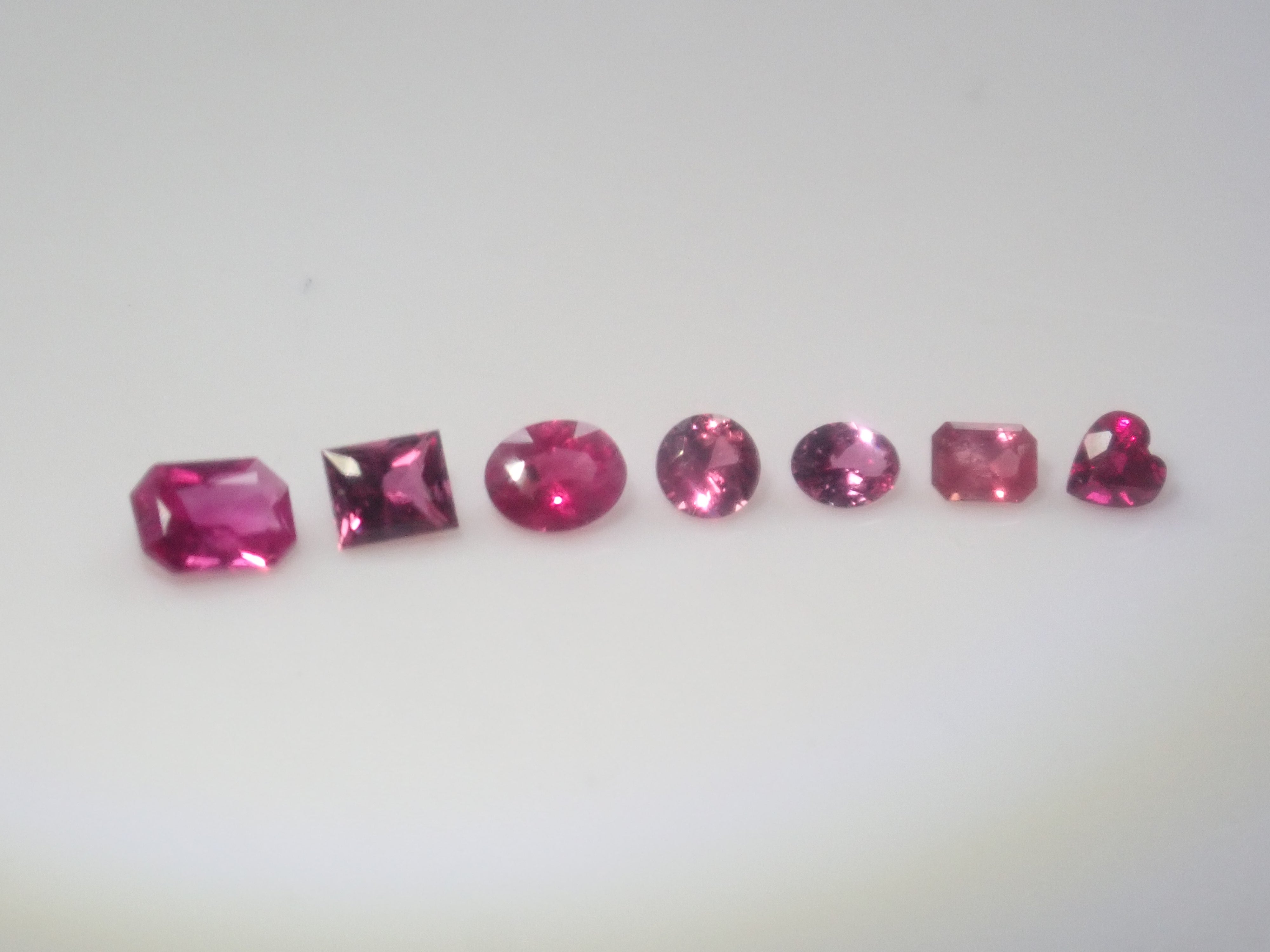 【2/28 22時販売】《限定10石》通常39,800円のピジョンブラッドルビーAIGS鑑別書含む赤色宝石ガチャ《複数購入割引有》