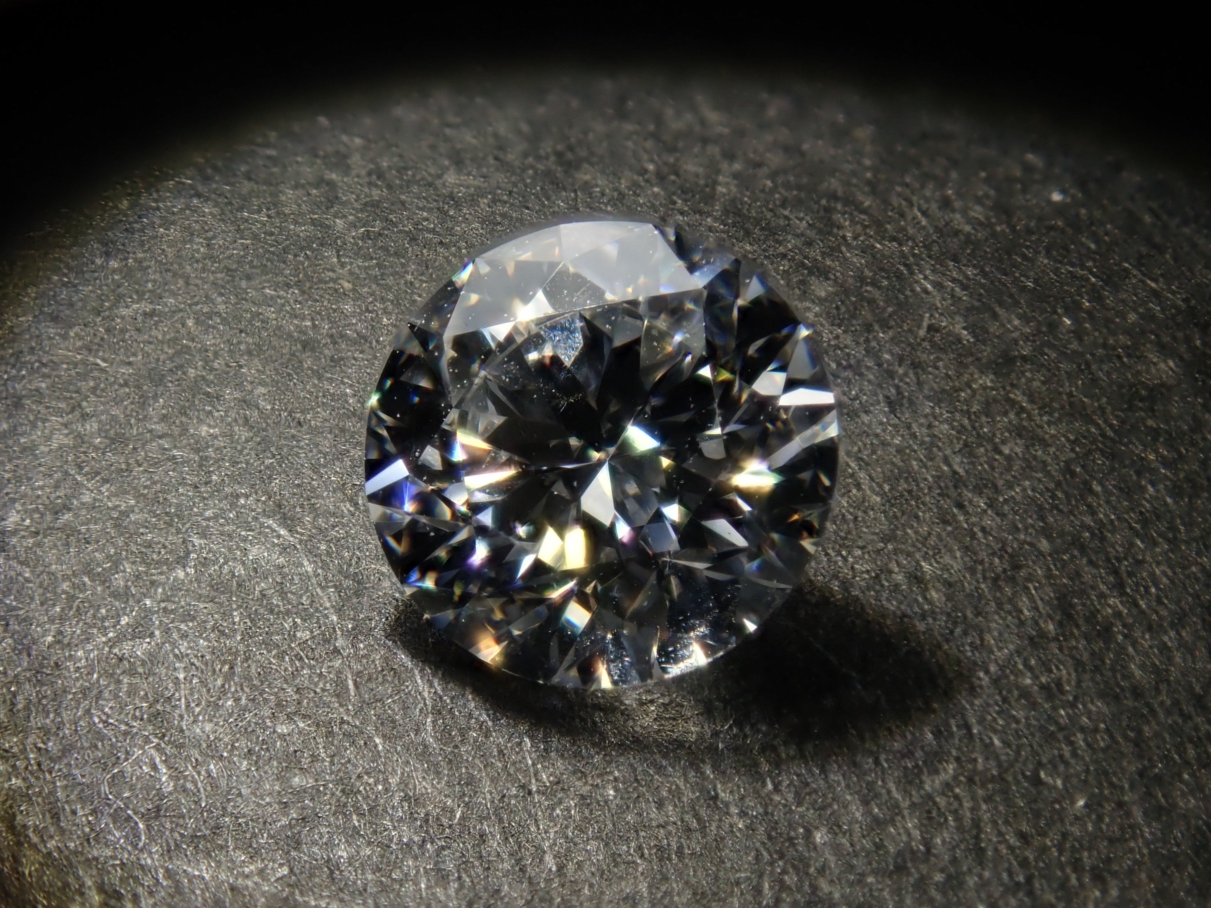 【32501762掲載】ラボグロウンダイヤモンド（合成ダイヤモンド） 0.550ctルース(D, IF, IDEAL)