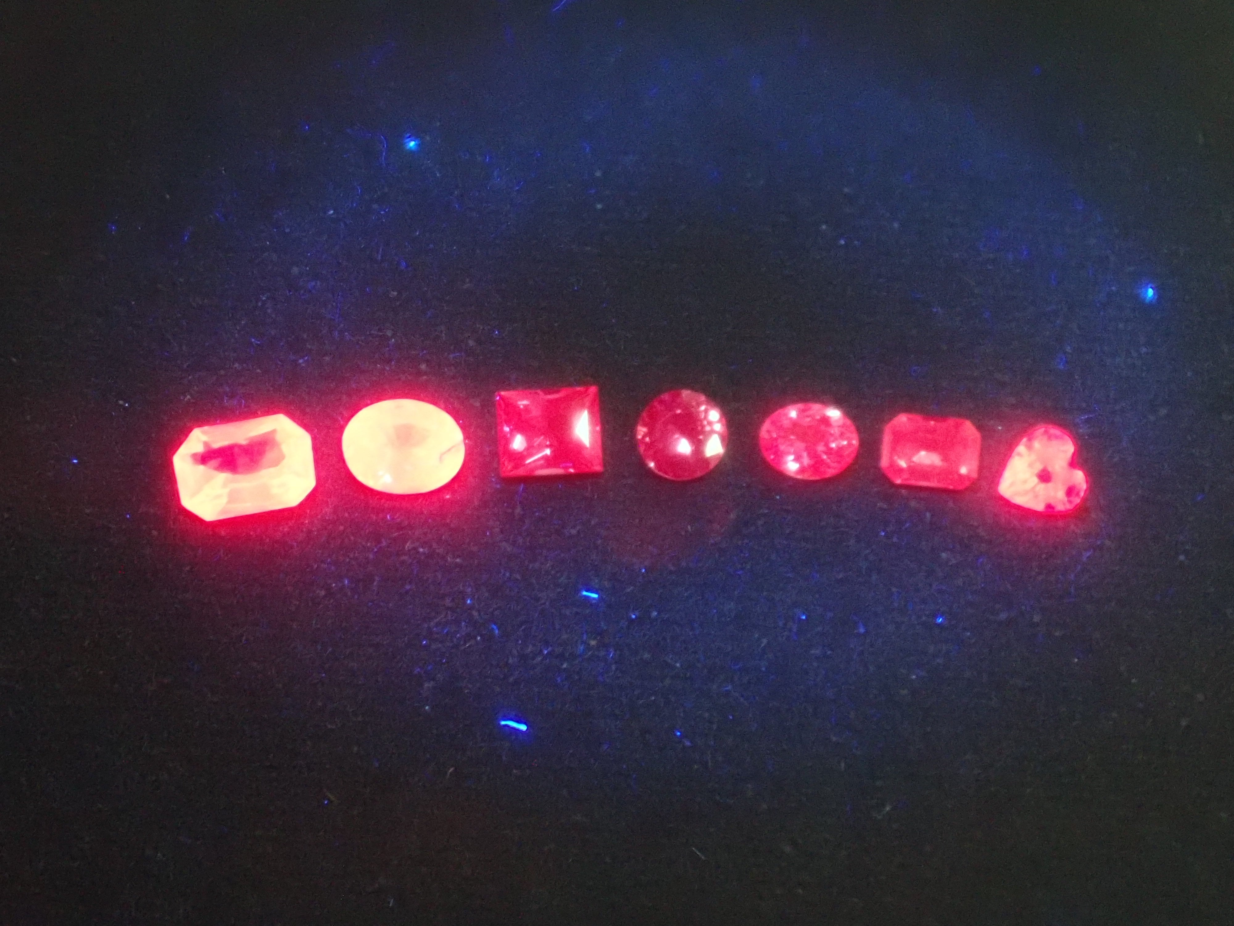 【2/28 22時販売】《限定10石》通常39,800円のピジョンブラッドルビーAIGS鑑別書含む赤色宝石ガチャ《複数購入割引有》