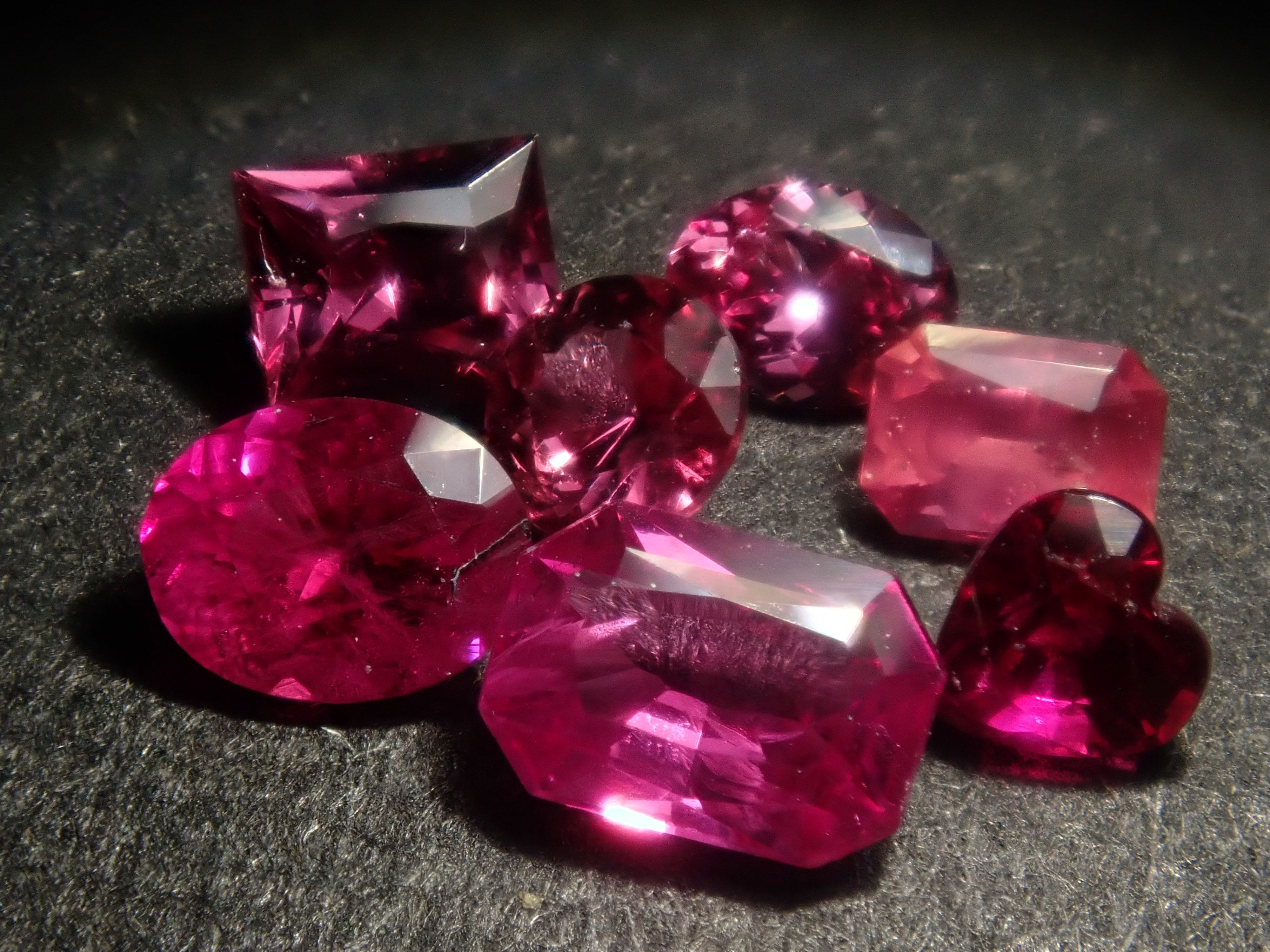 【2/28 22時販売】《限定10石》通常39,800円のピジョンブラッドルビーAIGS鑑別書含む赤色宝石ガチャ《複数購入割引有》