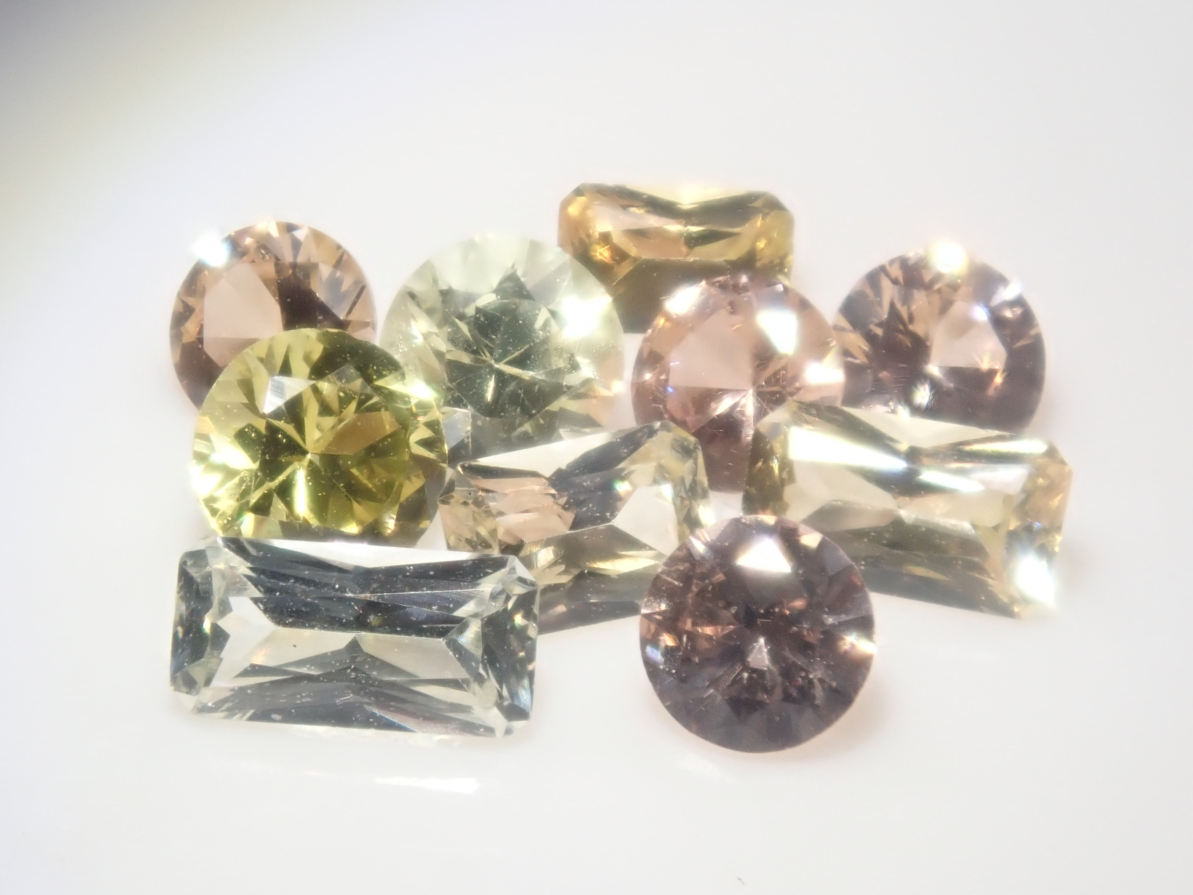 【2/28 22時販売】《限定10石》通常39,800円のピジョンブラッドルビーAIGS鑑別書含む赤色宝石ガチャ《複数購入割引有》