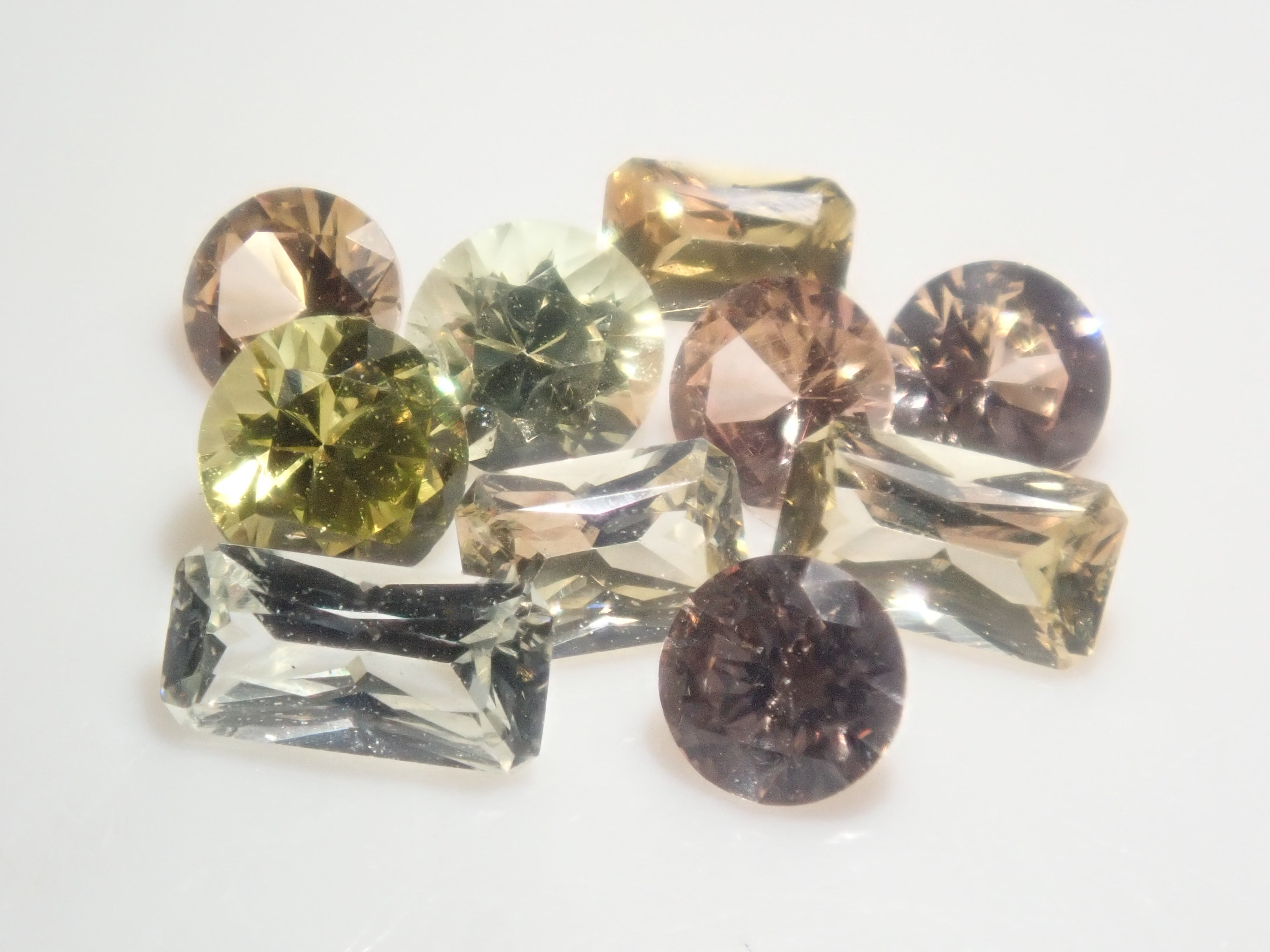 【2/28 22時販売】《限定10石》通常39,800円のピジョンブラッドルビーAIGS鑑別書含む赤色宝石ガチャ《複数購入割引有》