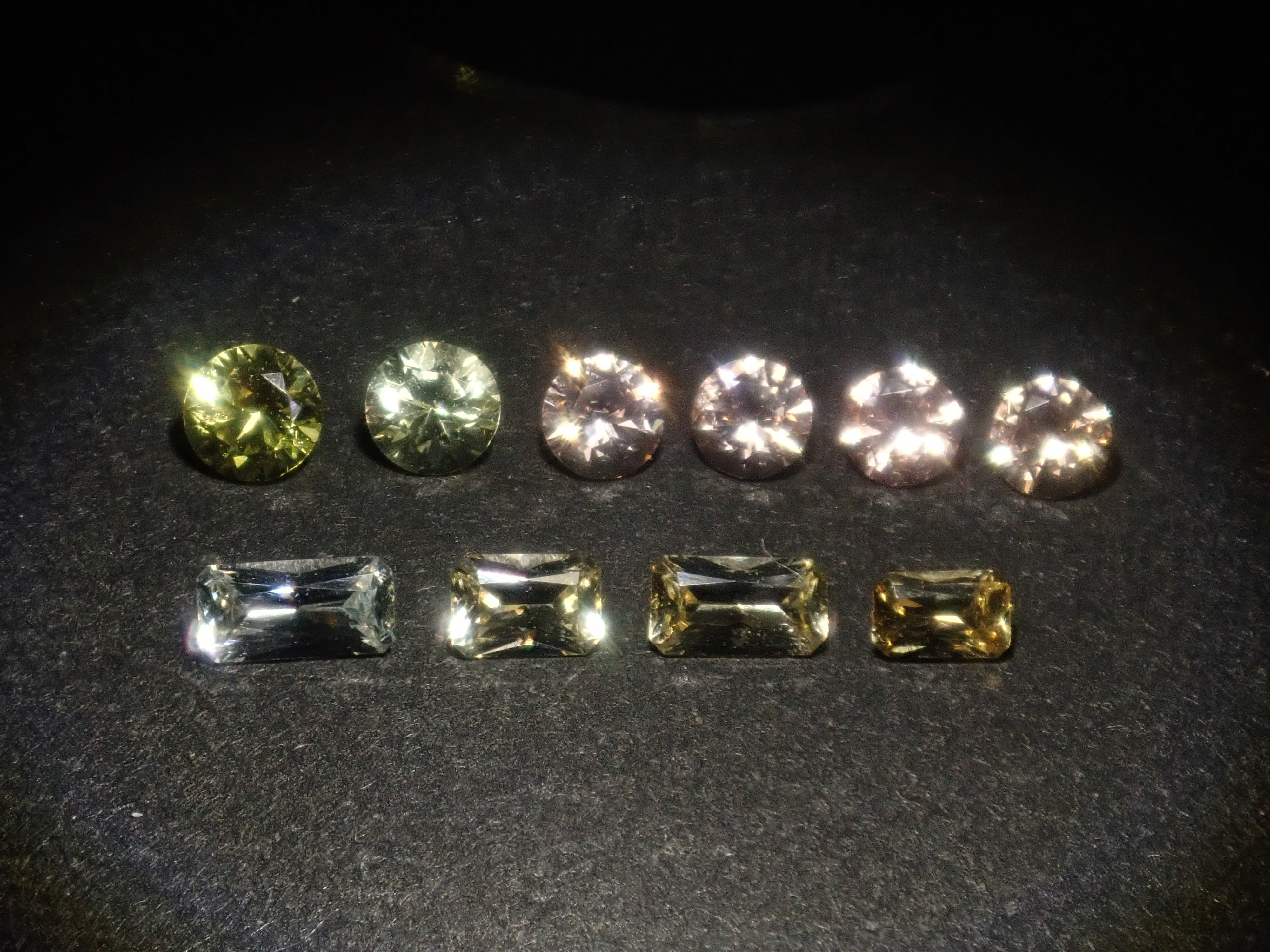 【2/28 22時販売】《限定10石》通常39,800円のピジョンブラッドルビーAIGS鑑別書含む赤色宝石ガチャ《複数購入割引有》