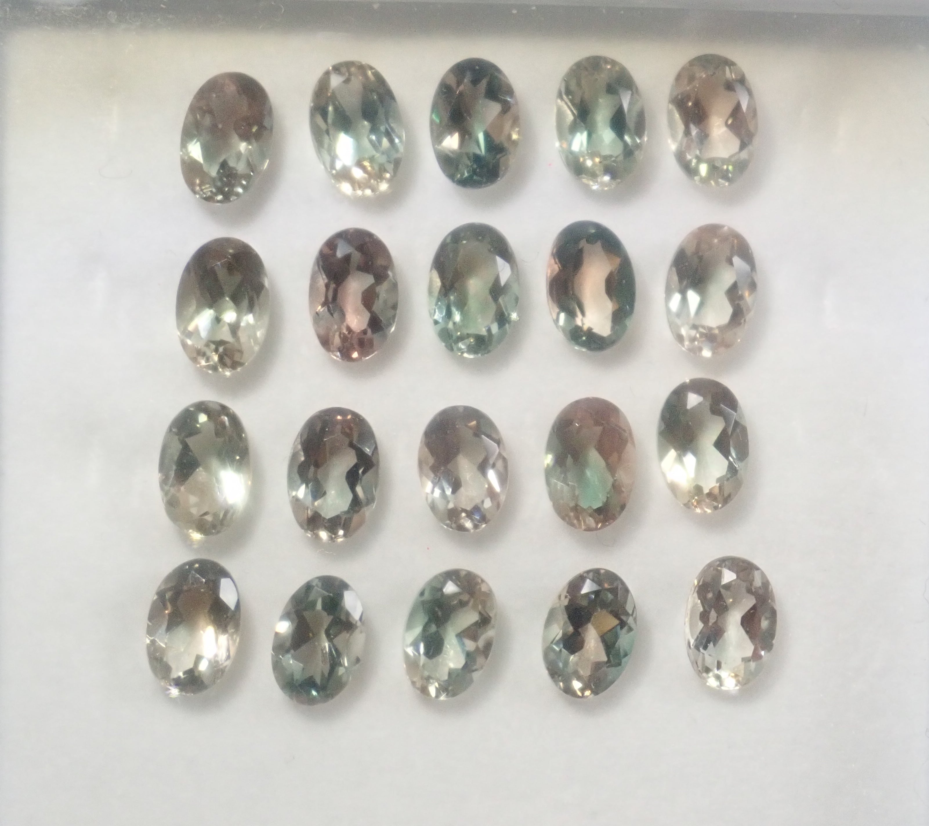 [Limited to 24 stones] Oregon Sunstone from America with beautiful Schiller (Oval cut, 5 x 7mm) [Multiple purchase discount available]