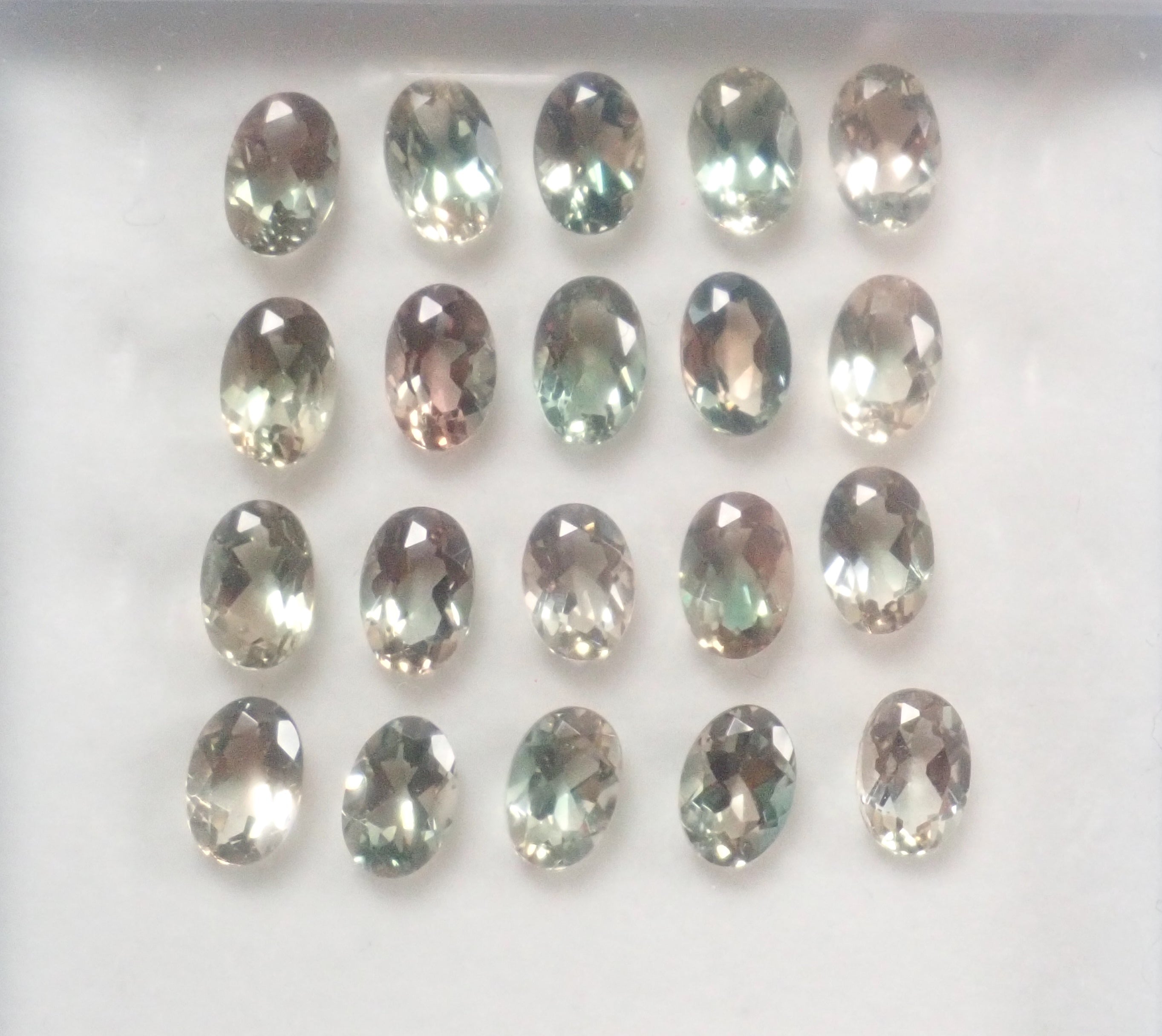 [Limited to 24 stones] Oregon Sunstone from America with beautiful Schiller (Oval cut, 5 x 7mm) [Multiple purchase discount available]
