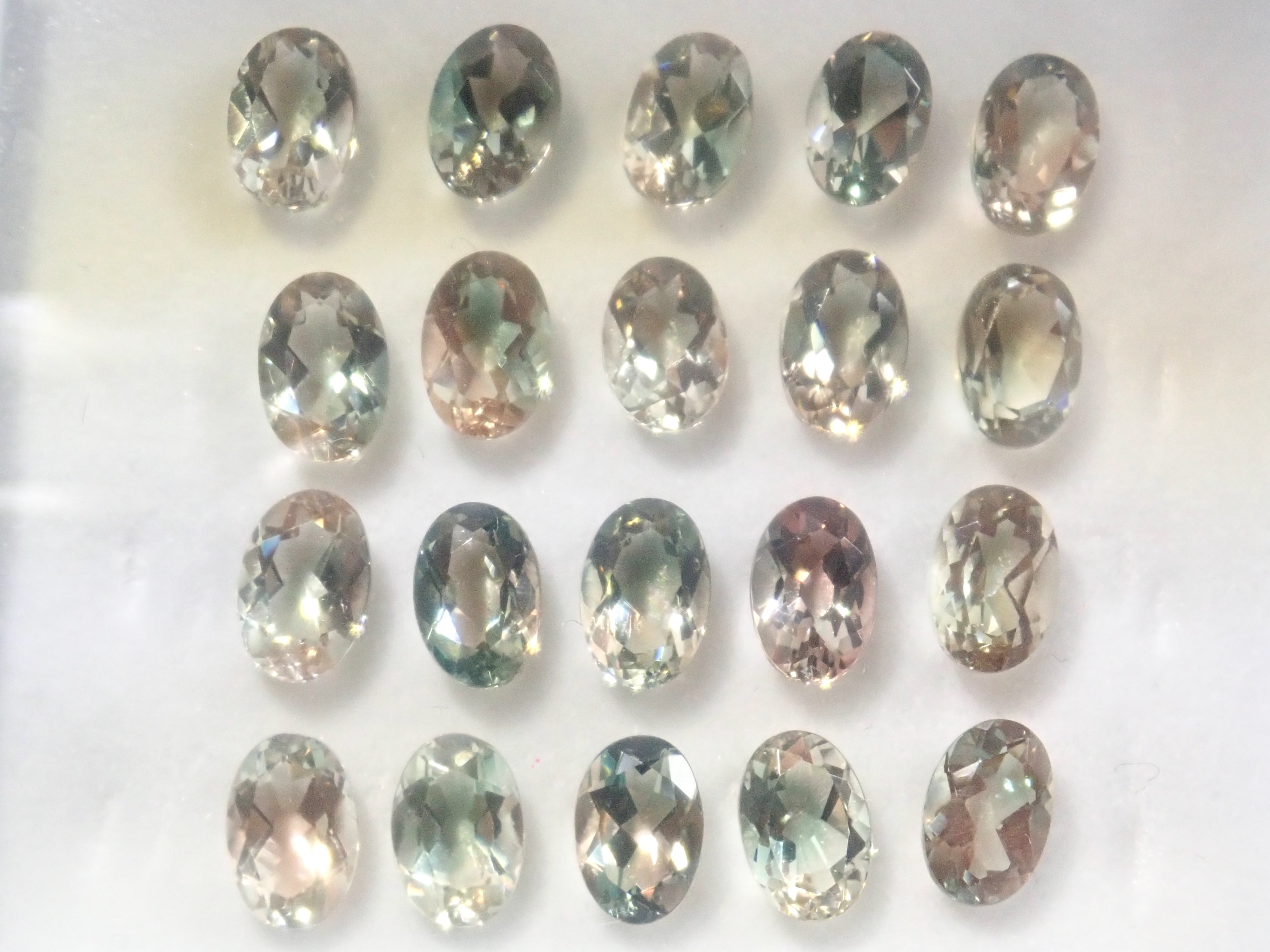 [Limited to 24 stones] Oregon Sunstone from America with beautiful Schiller (Oval cut, 5 x 7mm) [Multiple purchase discount available]