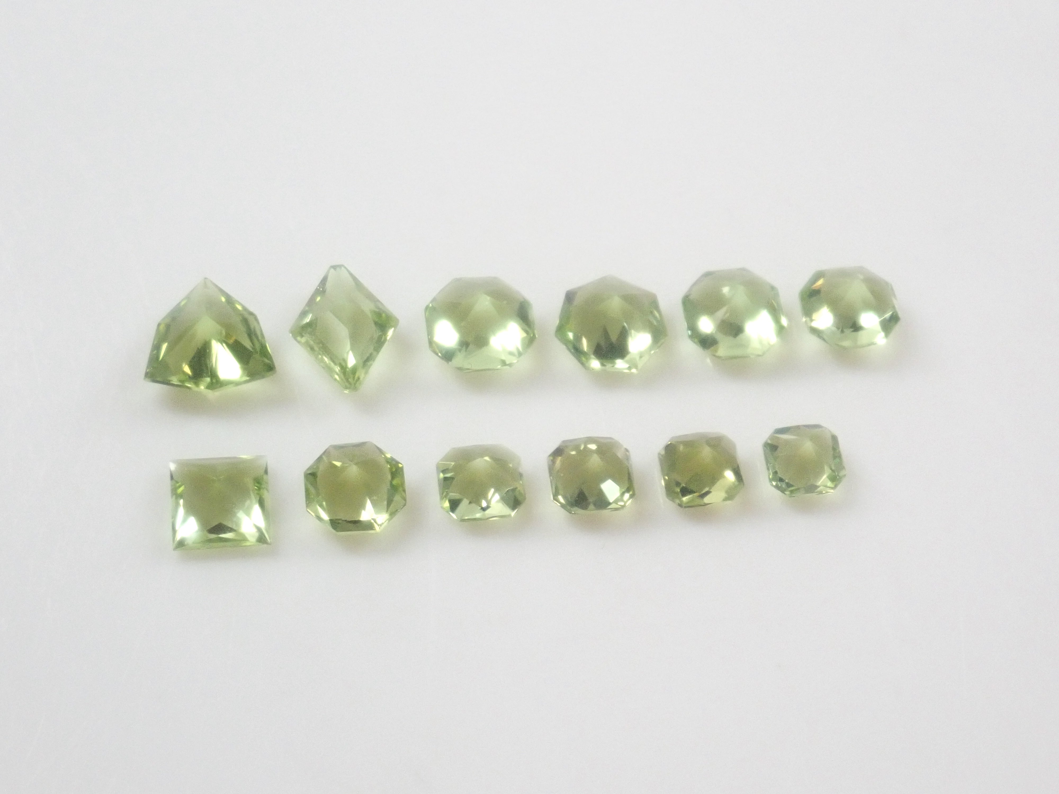 [7/ 22:00 Release] Limited to 15 Stones: Parasitic Peridot Gacha (Multiple Purchase Discount Available)