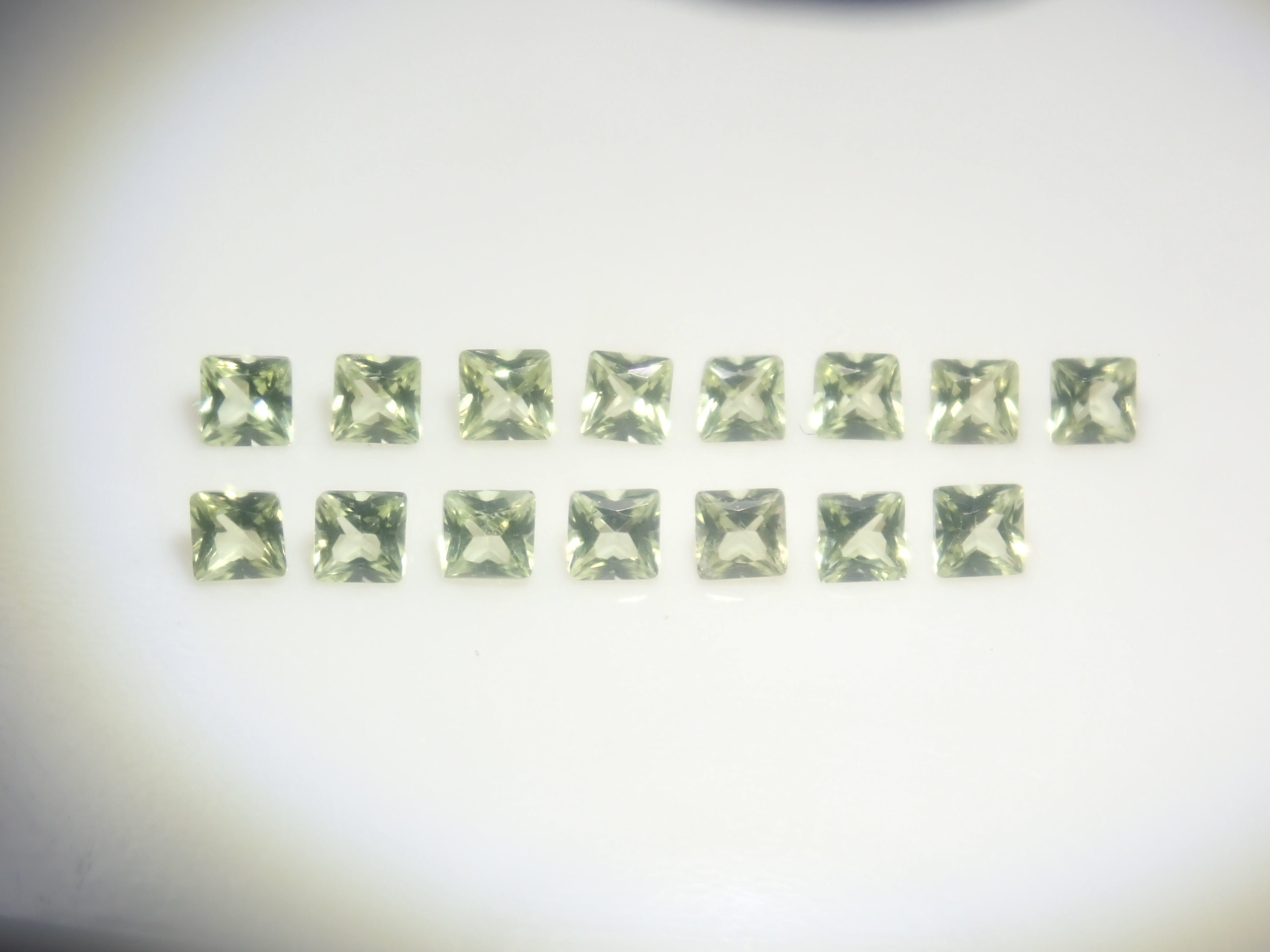 [7/ 22:00 Release] Limited to 15 Stones: Parasitic Peridot Gacha (Multiple Purchase Discount Available)