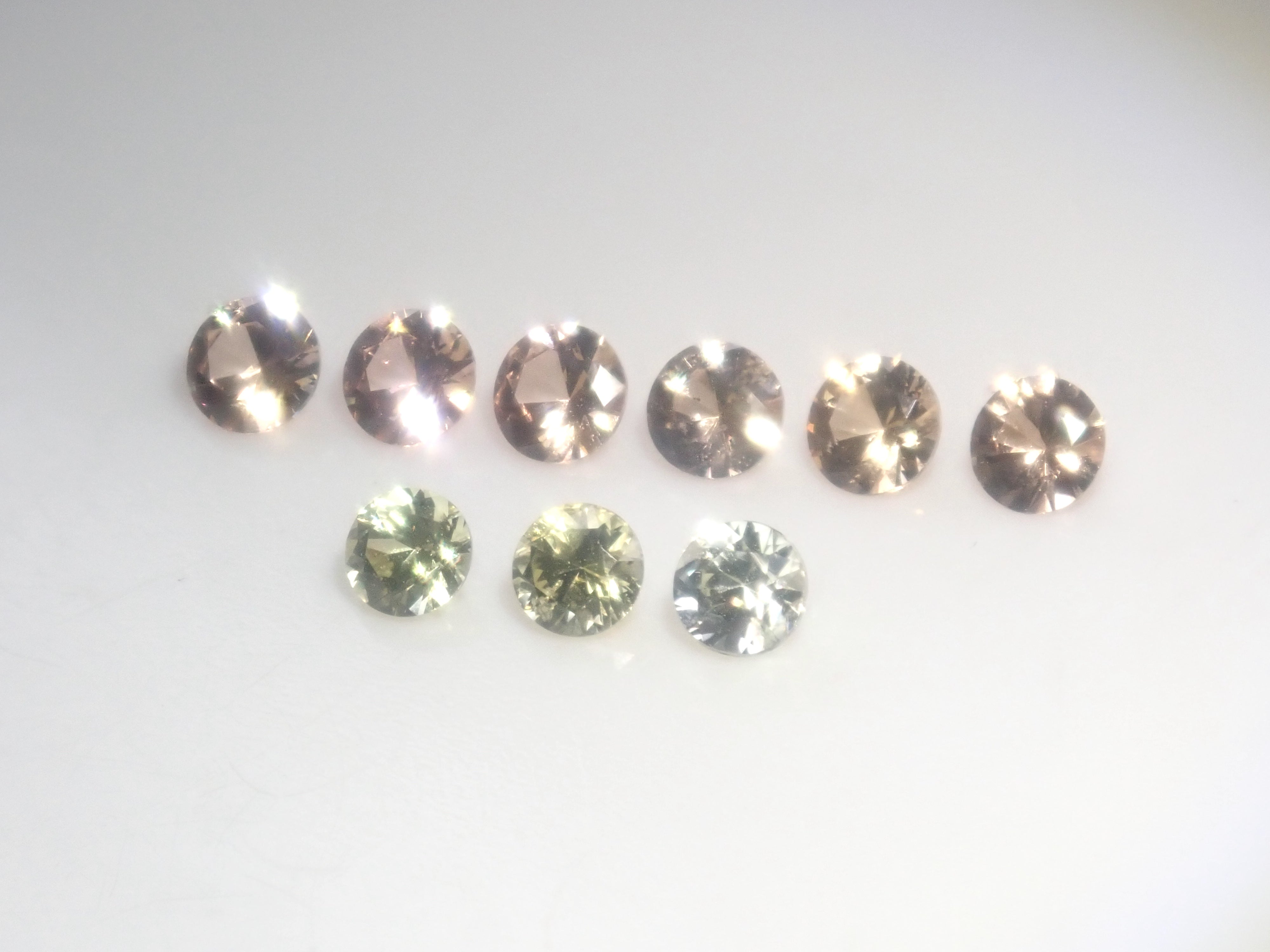 【1点物】ガーネット　ルース13.3ct 　大粒　鑑別書別途可能 3種以上混合タイプ含む 個性派ガーネットガチャガーネット（全石鑑別書