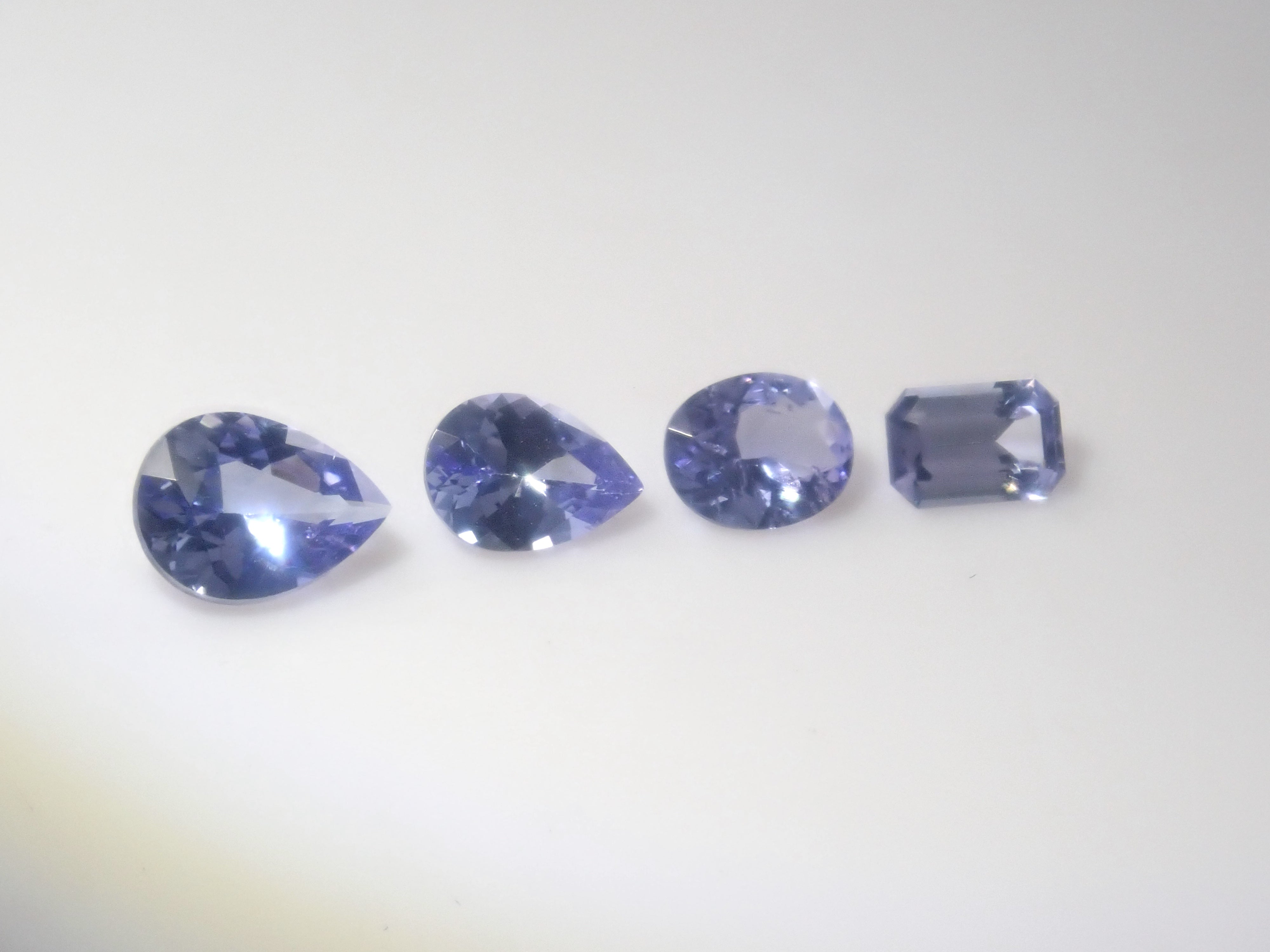 [Sale on July 7th at 10 PM] Limited to 12 stones! Blue Gem Gacha [Multiple Purchase Discount Available]