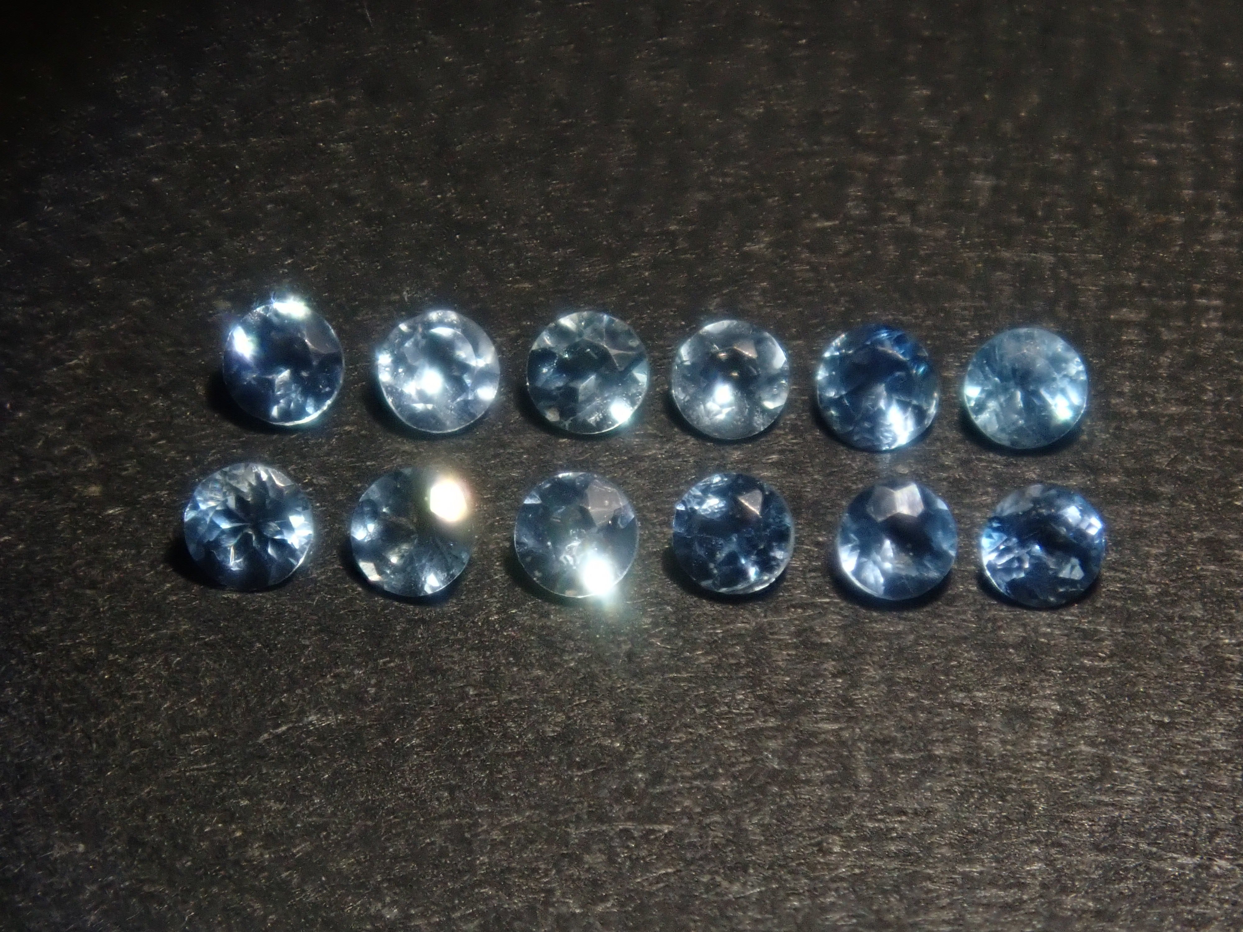 [Sale on July 7th at 10 PM] Limited to 12 stones! Blue Gem Gacha [Multiple Purchase Discount Available]