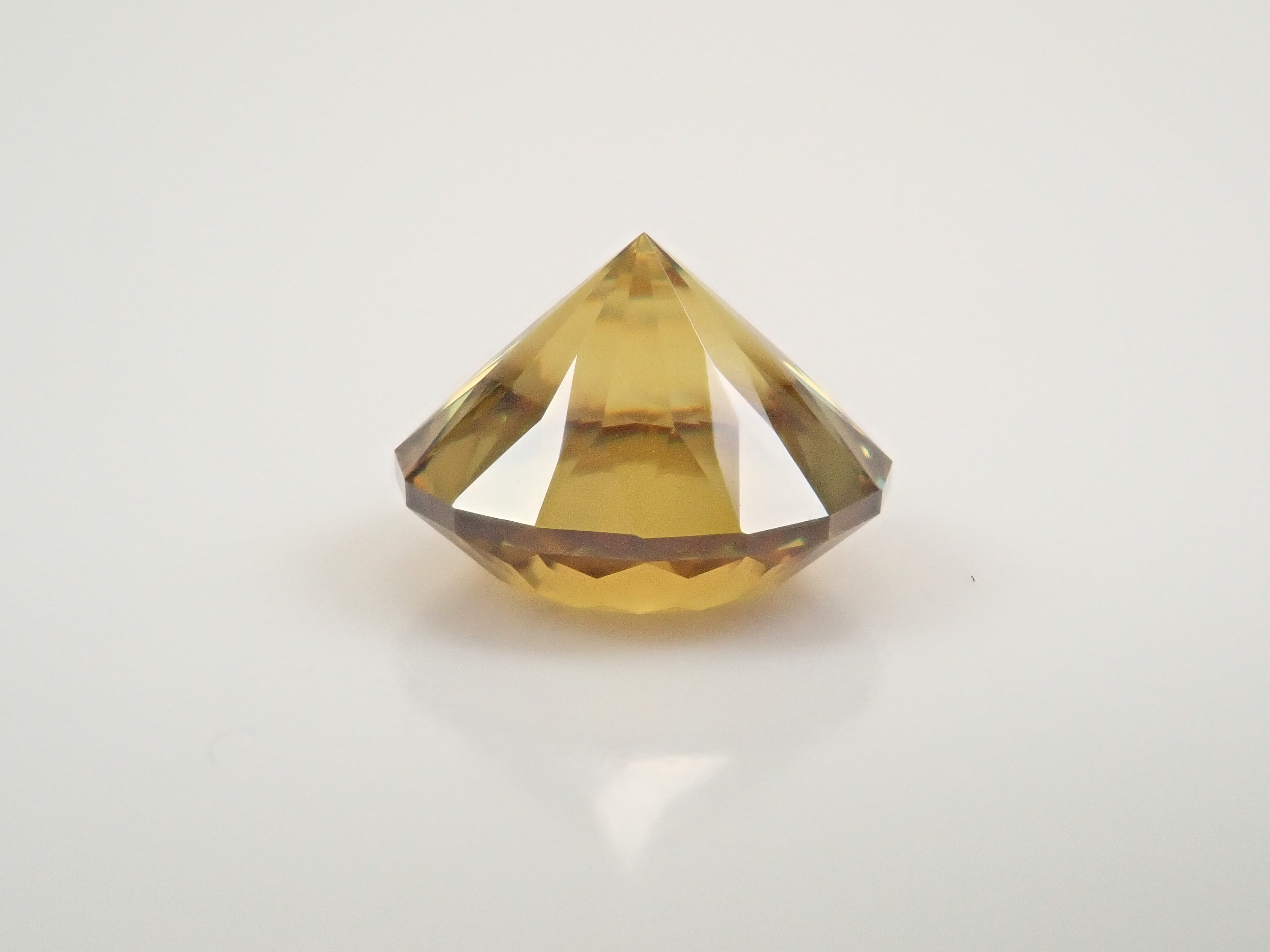 【1/23 22時販売】ジンバブエ産スフェーン 7.0mm/1.661ctルース