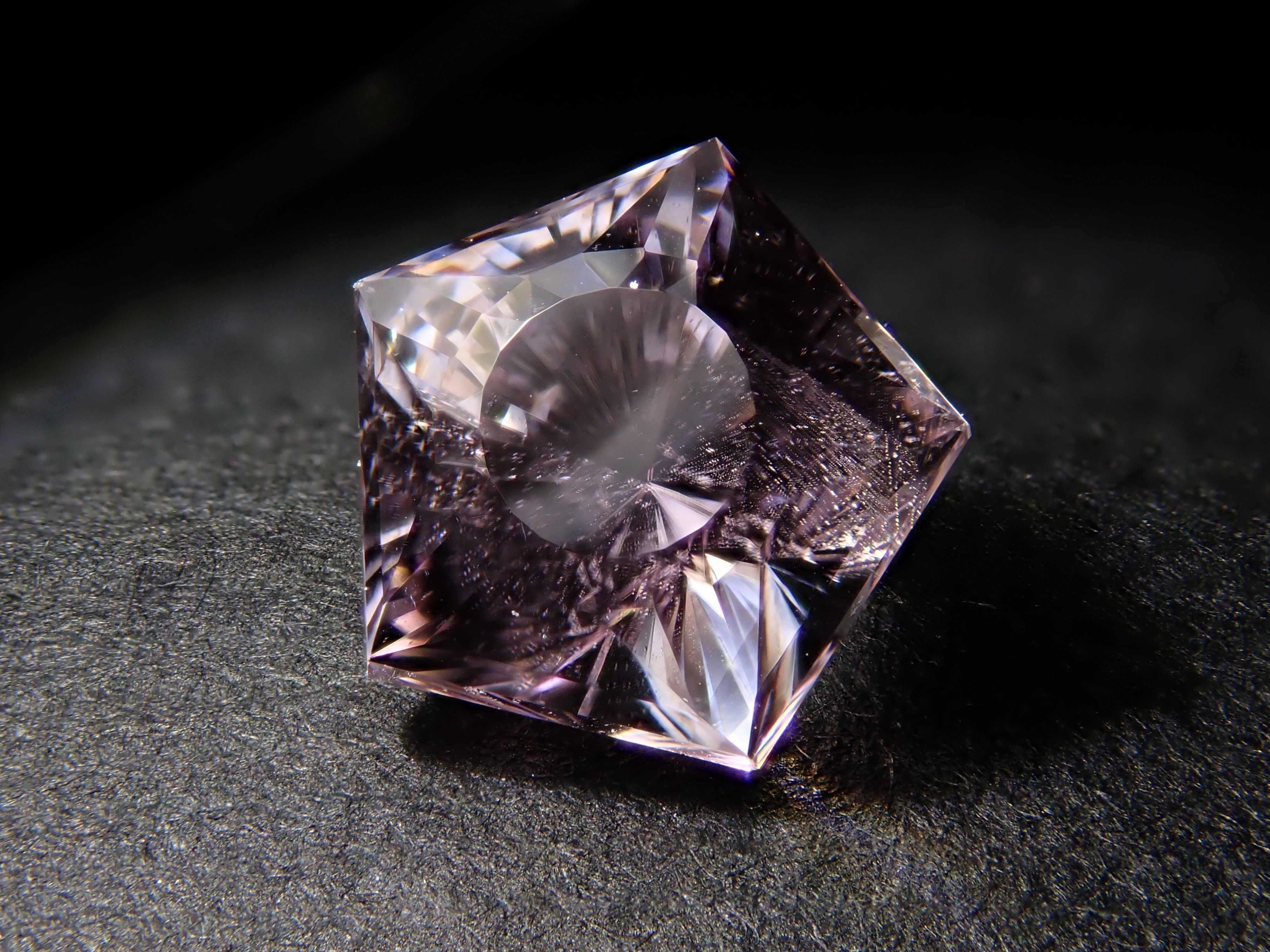 【1/23 22時販売】アフガニスタン産クンツァイト 0.971ctルース