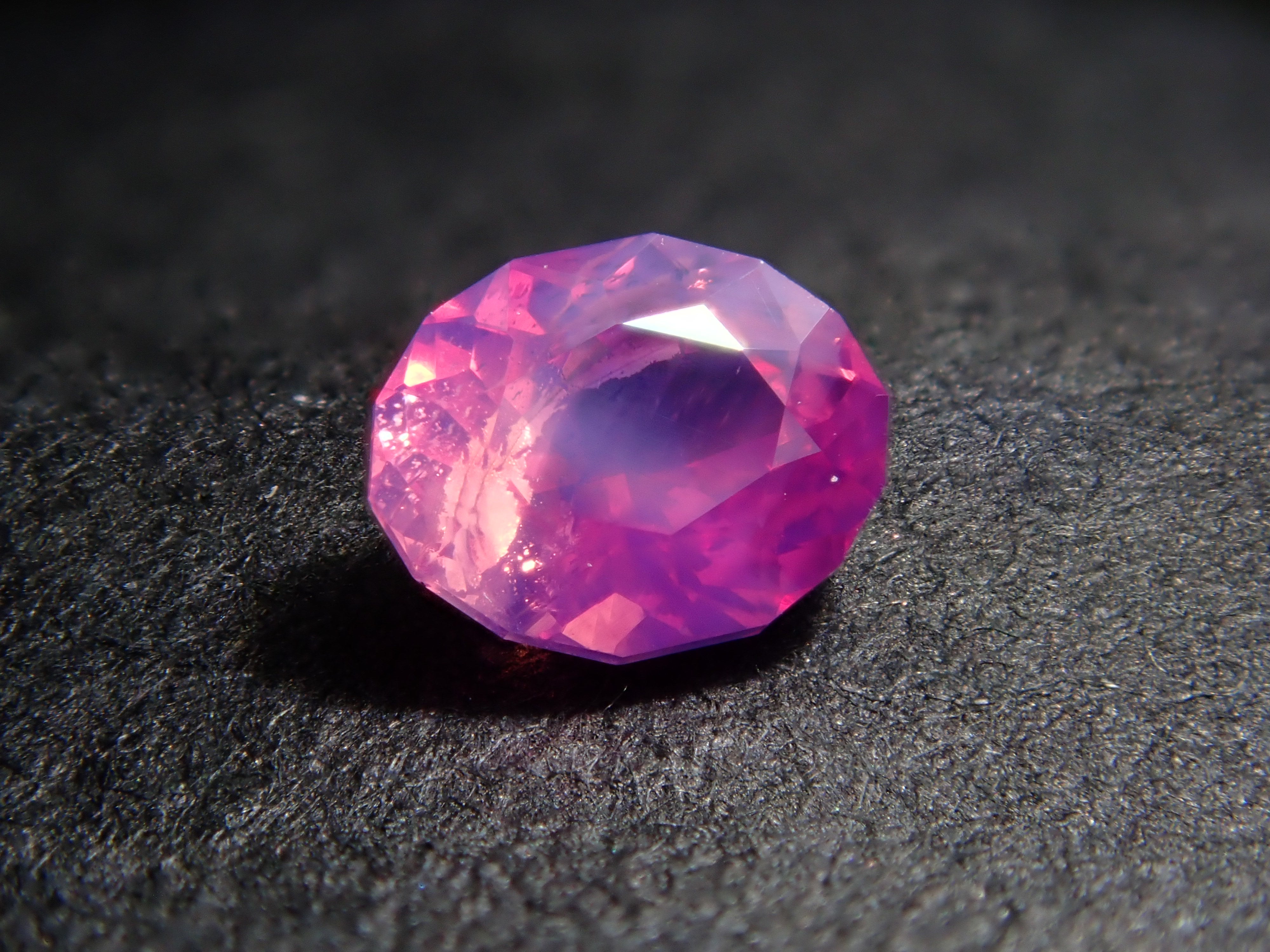 【1/23 22時販売】ベトナム産非加熱シルキーピンクサファイア 0.168ctルース