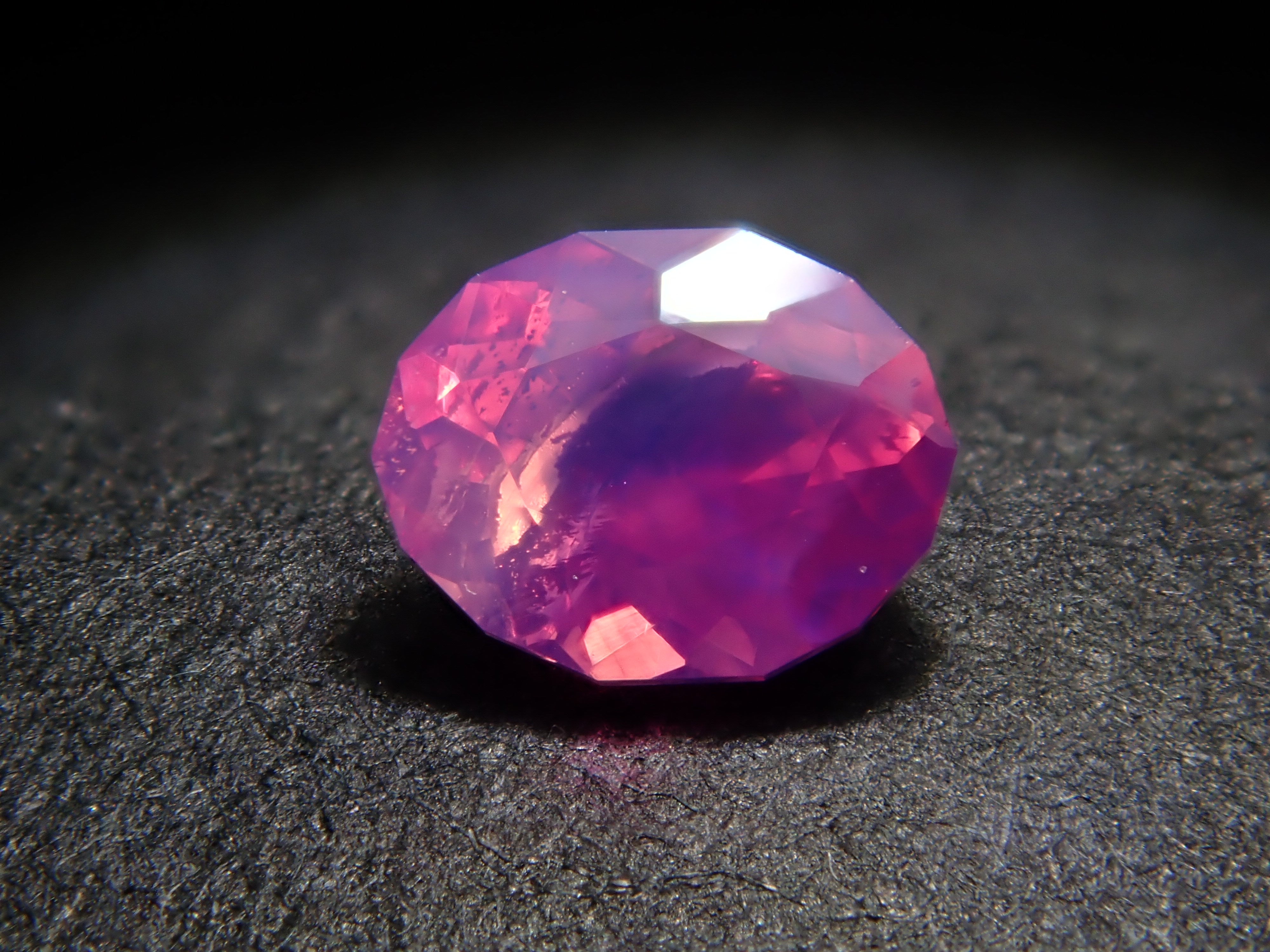 【1/23 22時販売】ベトナム産非加熱シルキーピンクサファイア 0.168ctルース