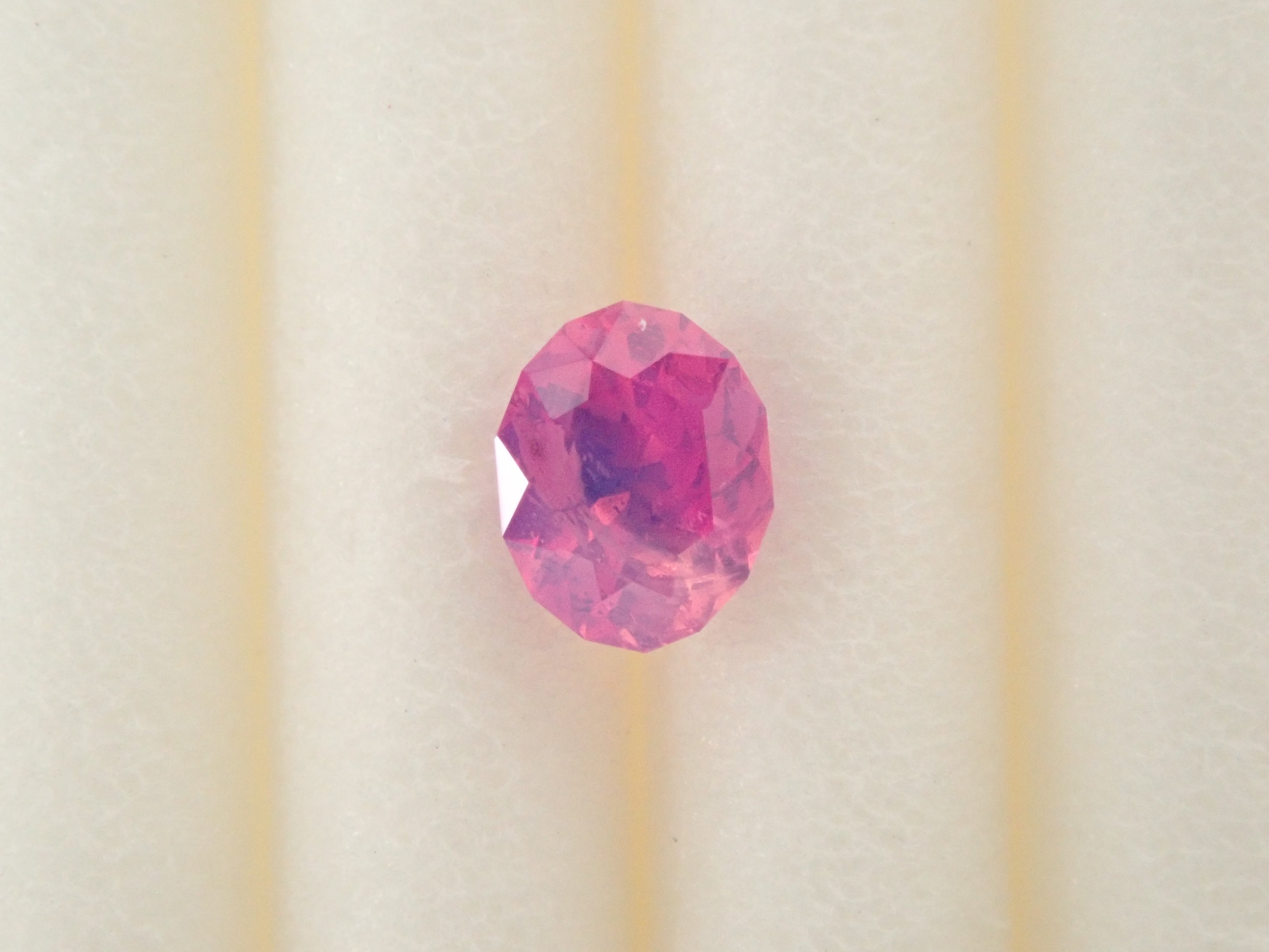 【1/23 22時販売】ベトナム産非加熱シルキーピンクサファイア 0.168ctルース