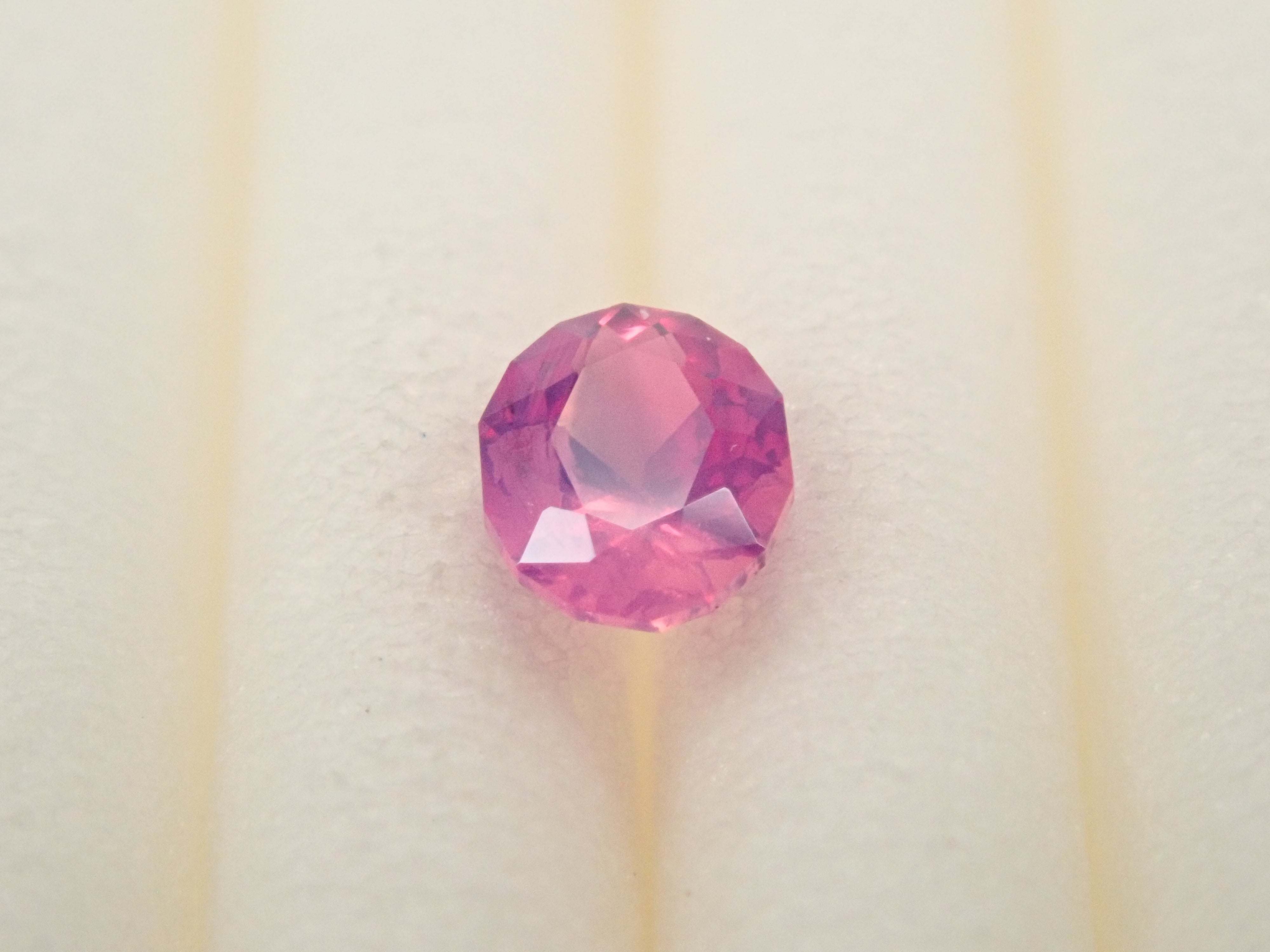 【1/23 22時販売】ベトナム産非加熱シルキーピンクサファイア 0.168ctルース