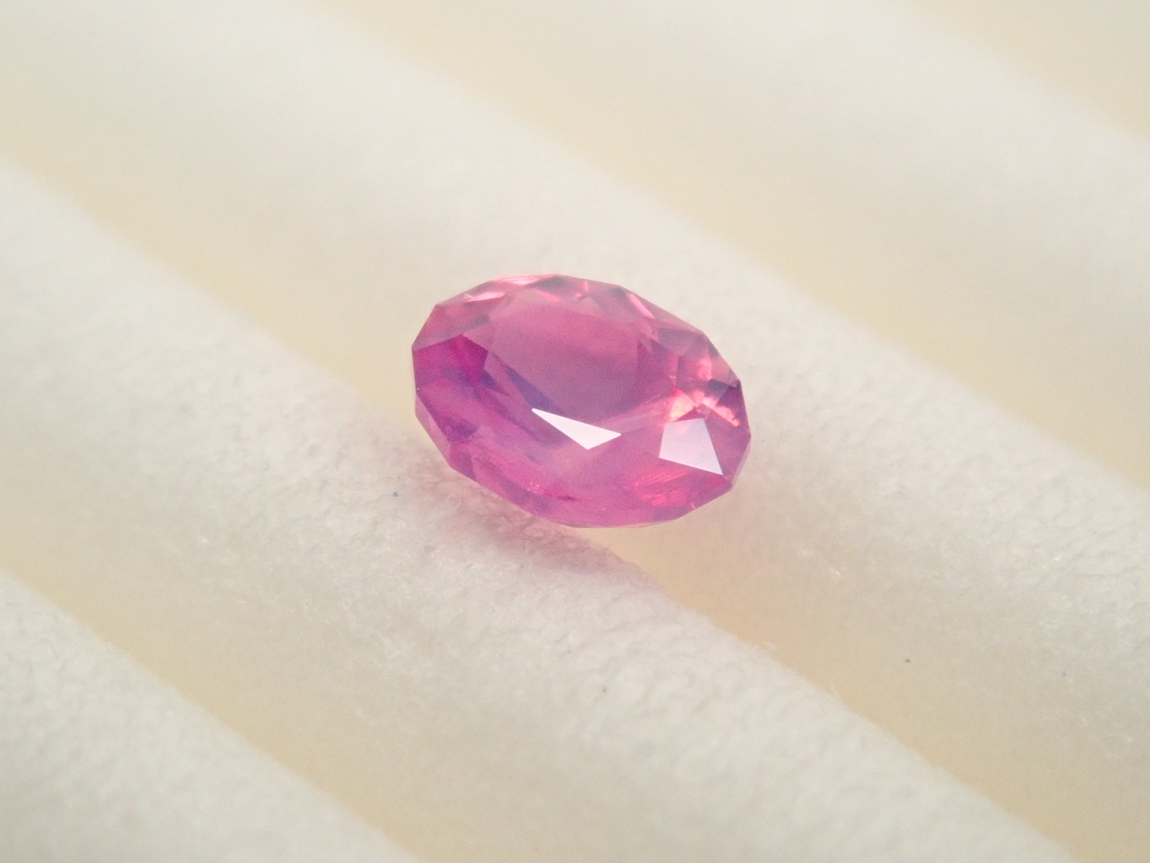 【1/23 22時販売】ベトナム産非加熱シルキーピンクサファイア 0.168ctルース