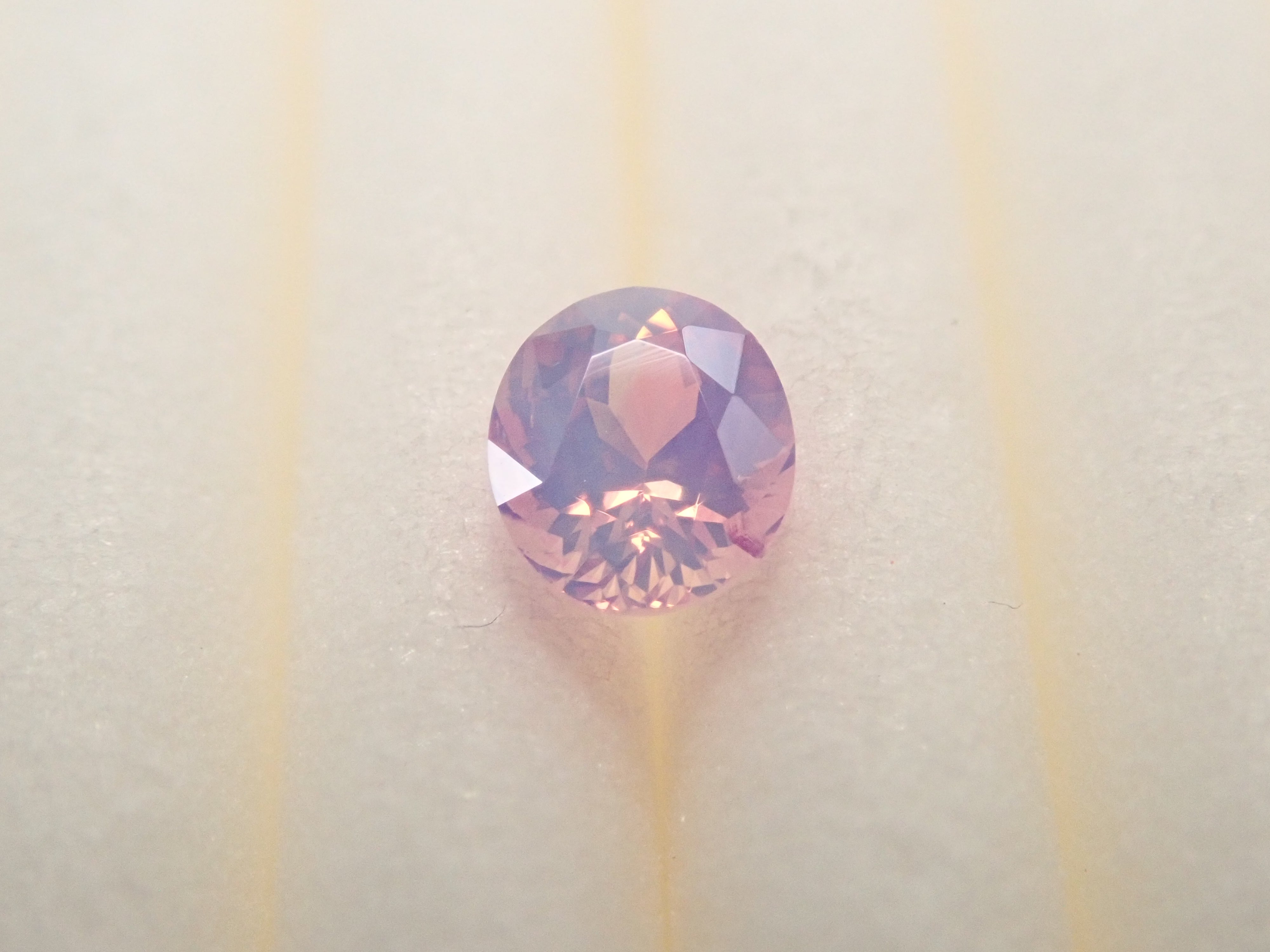 ベトナム産非加熱シルキーピンクサファイア 0.218ctルース