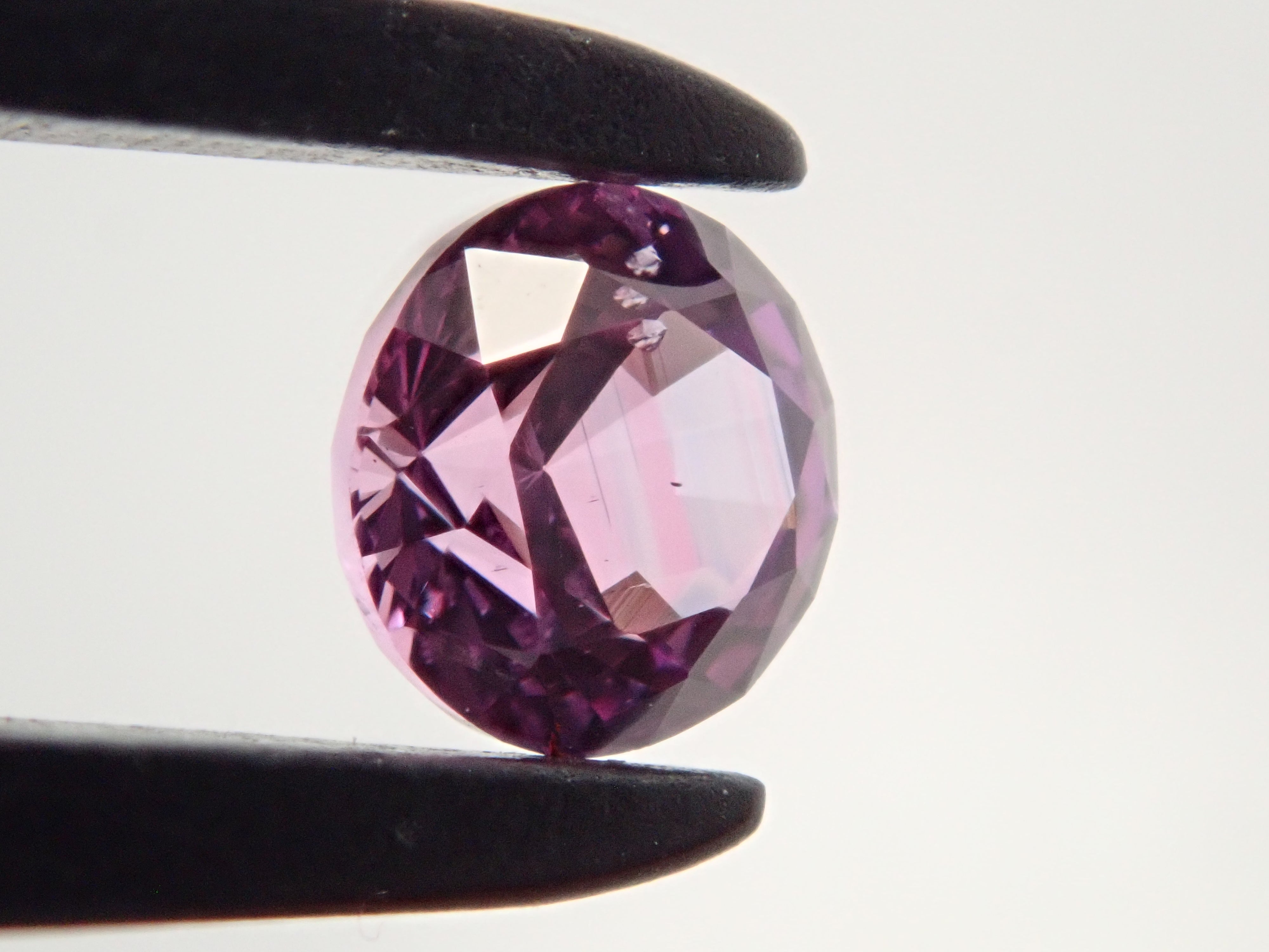 [On Sale at 10 PM on January 29th] Madagascar Purple Sapphire 4.2mm/0.418ct Loose