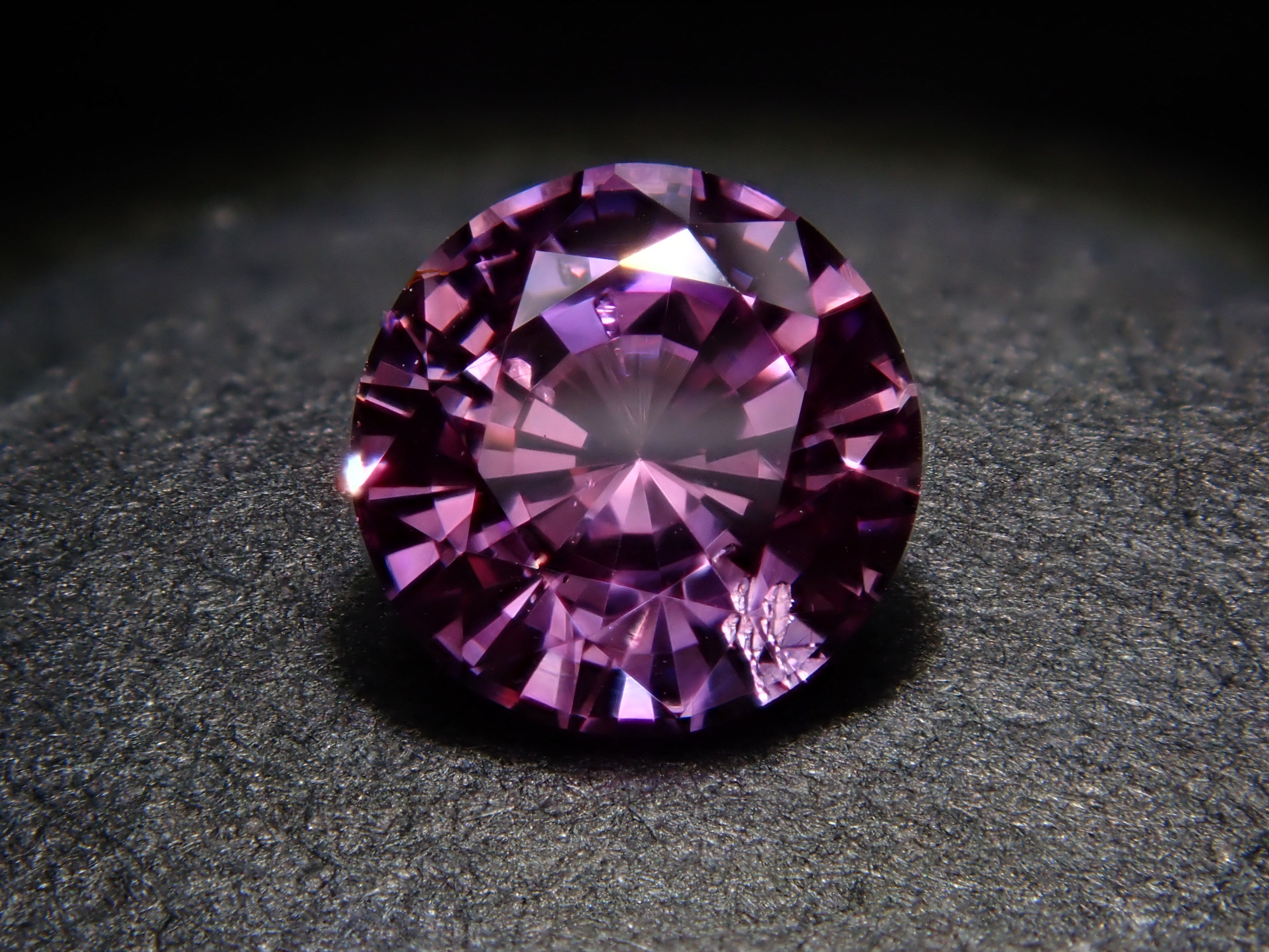 [On Sale at 10 PM on January 29th] Madagascar Purple Sapphire 4.2mm/0.418ct Loose