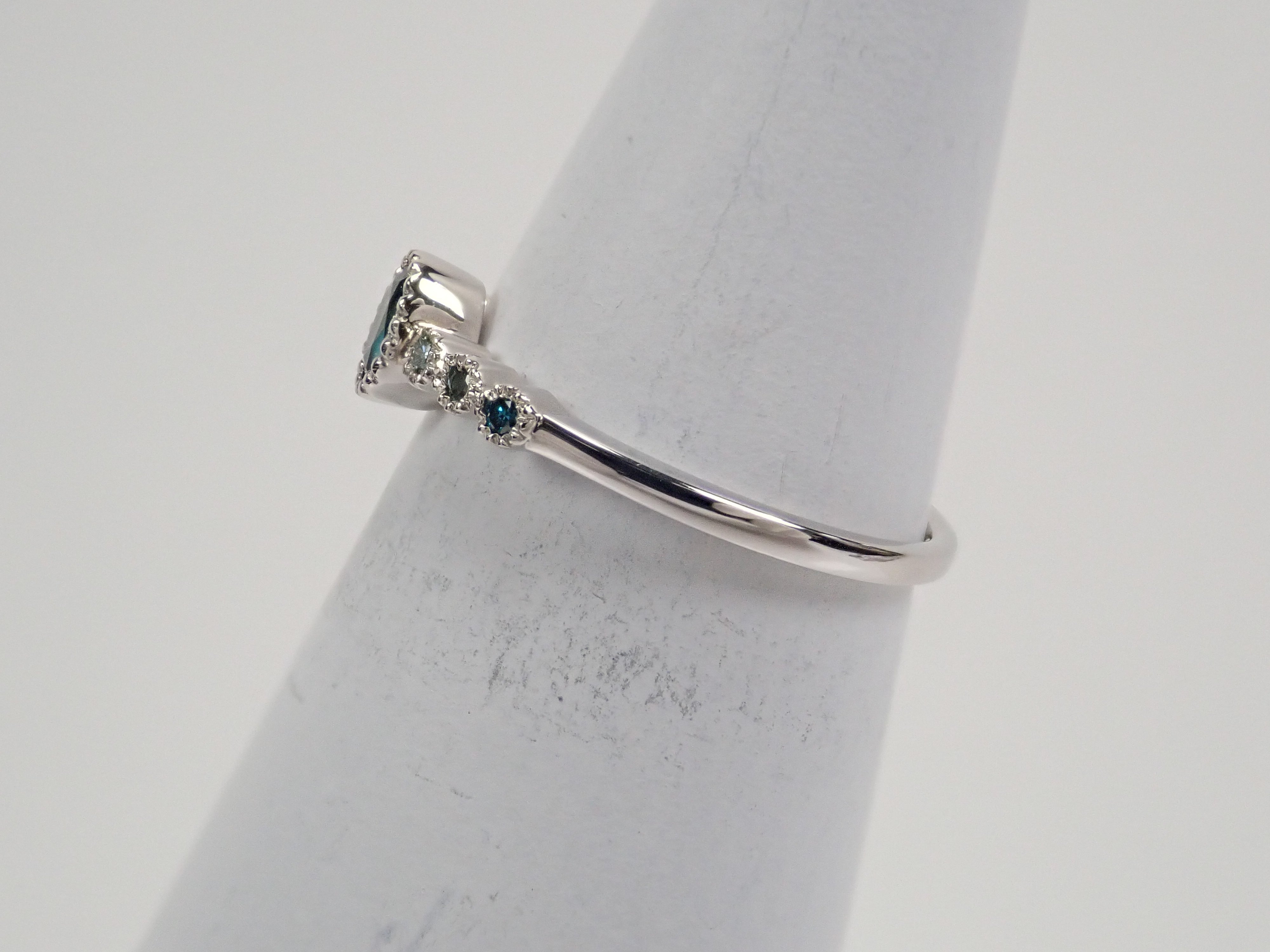 【22602484掲載】Pt950 ブラジル産アレキサンドライト 0.144ct リング