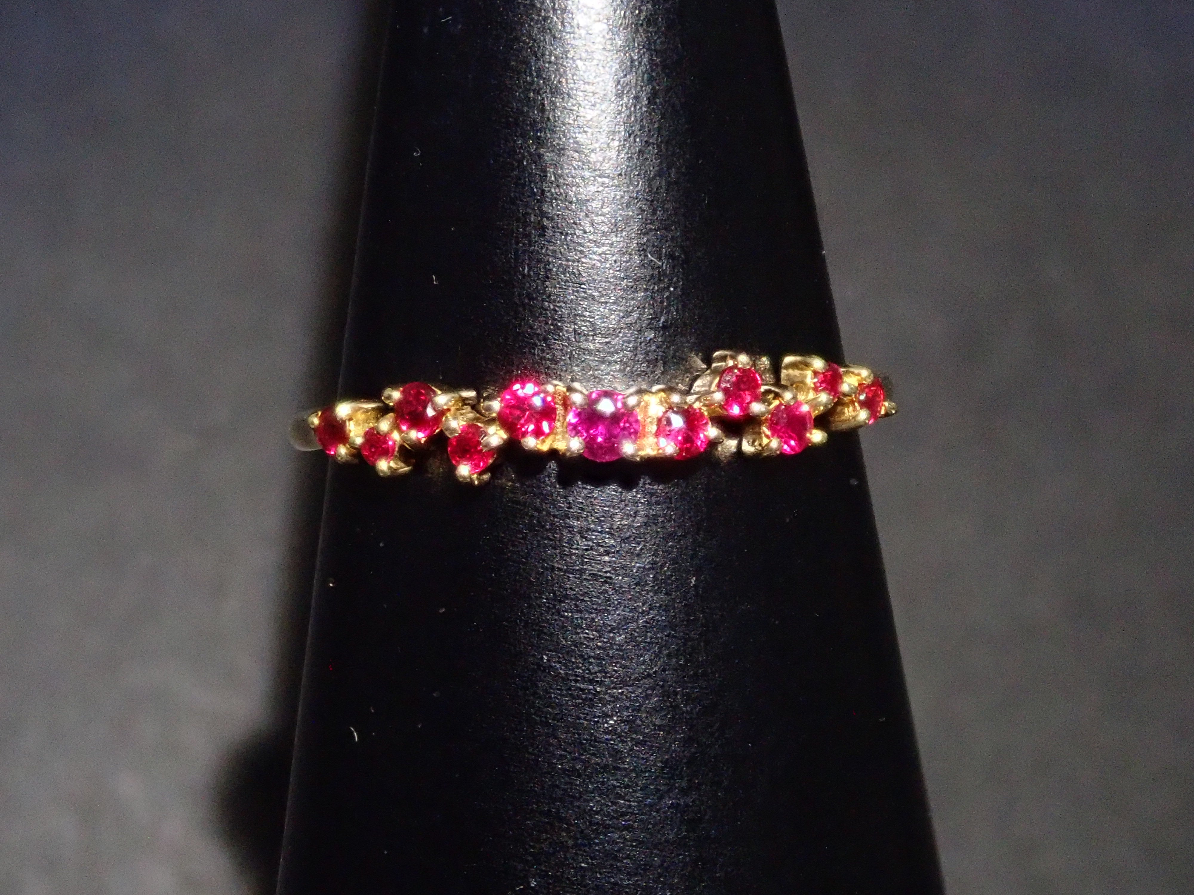 18K Yellow Gold Ruby Ring