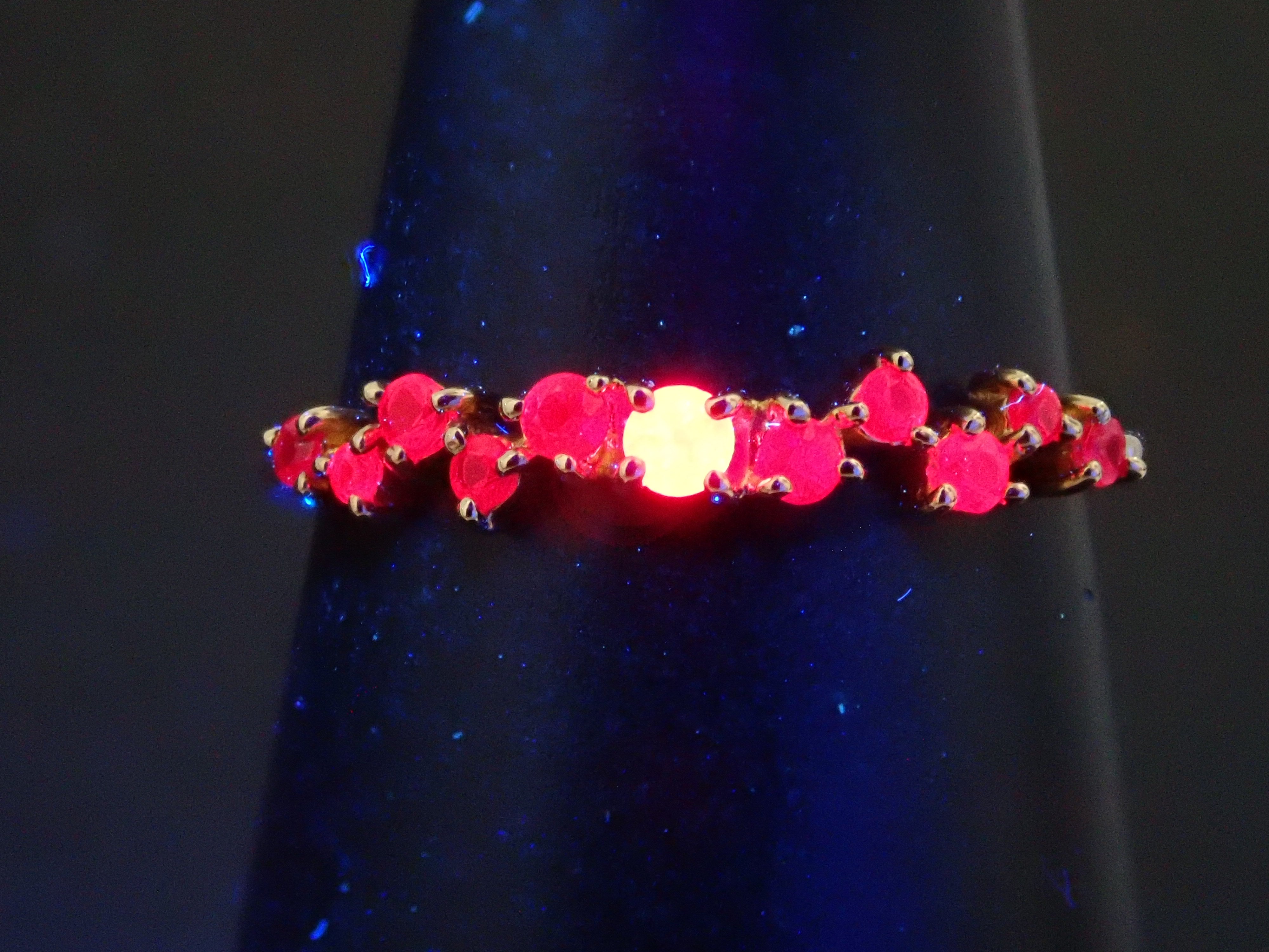 18K Yellow Gold Ruby Ring