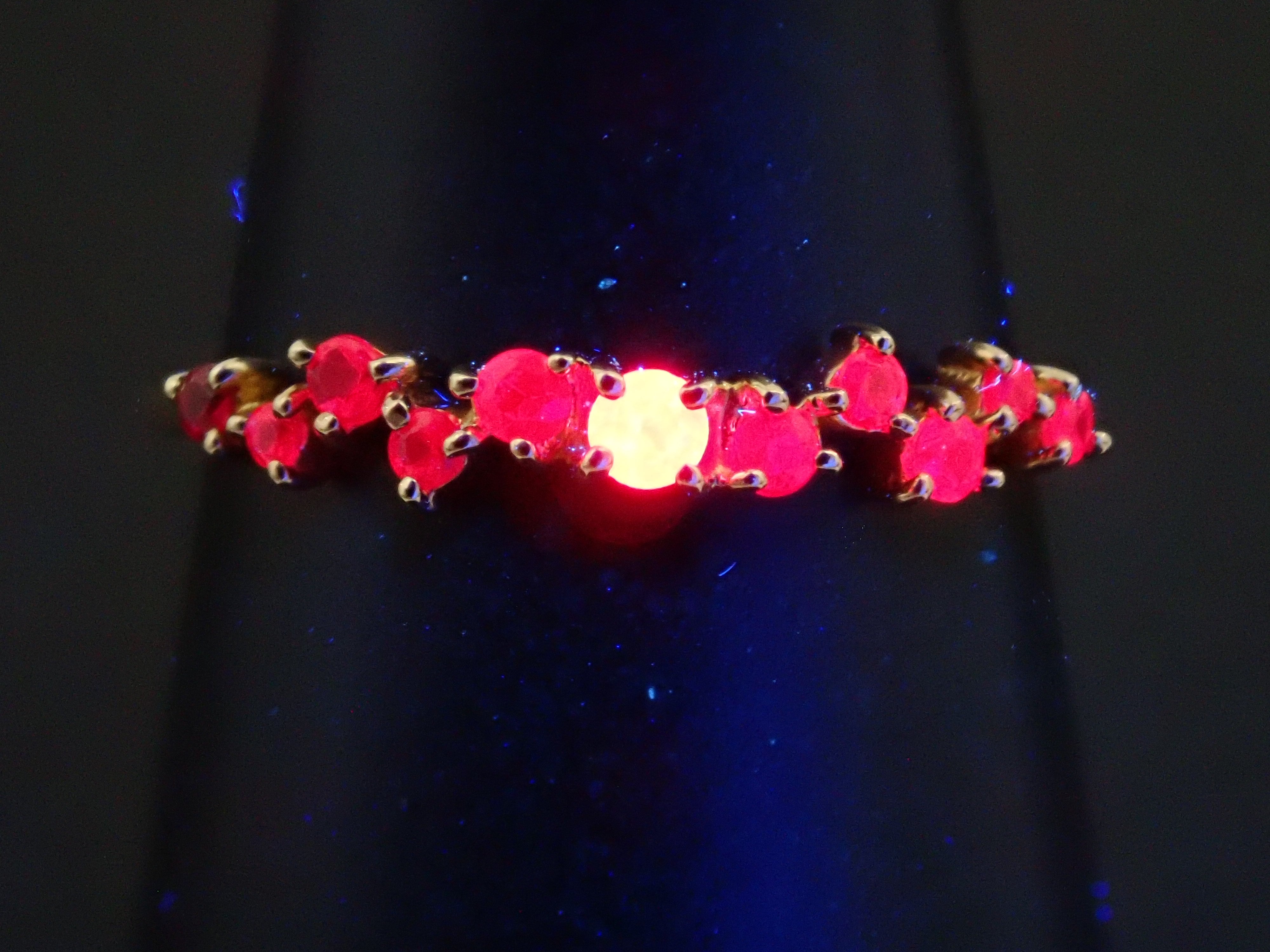 18K Yellow Gold Ruby Ring