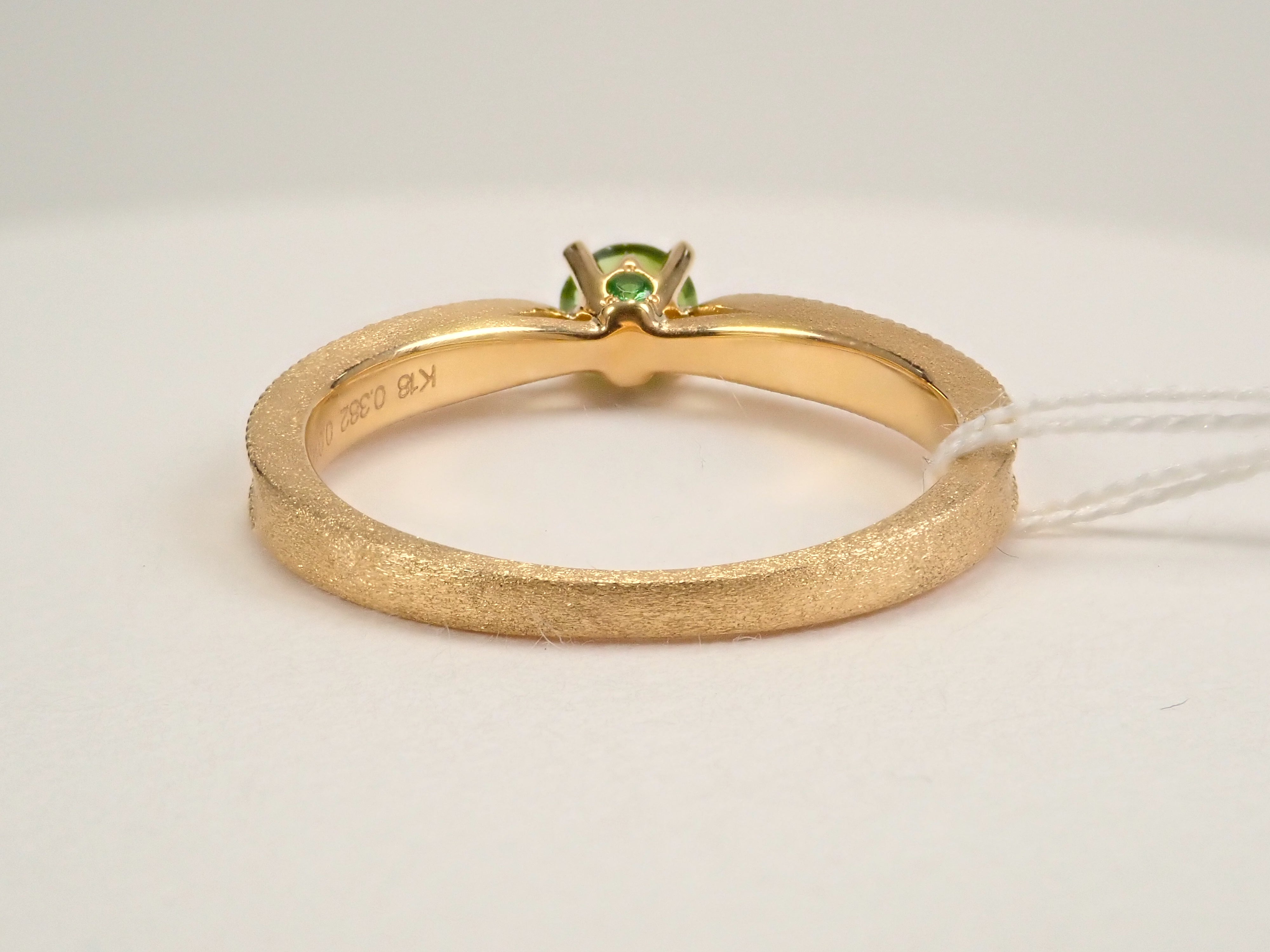 [Lottery Sale 0201_07] 18K Yellow Gold Russian Demantoid Garnet (Horsetail Certified) 0.382ct Ring