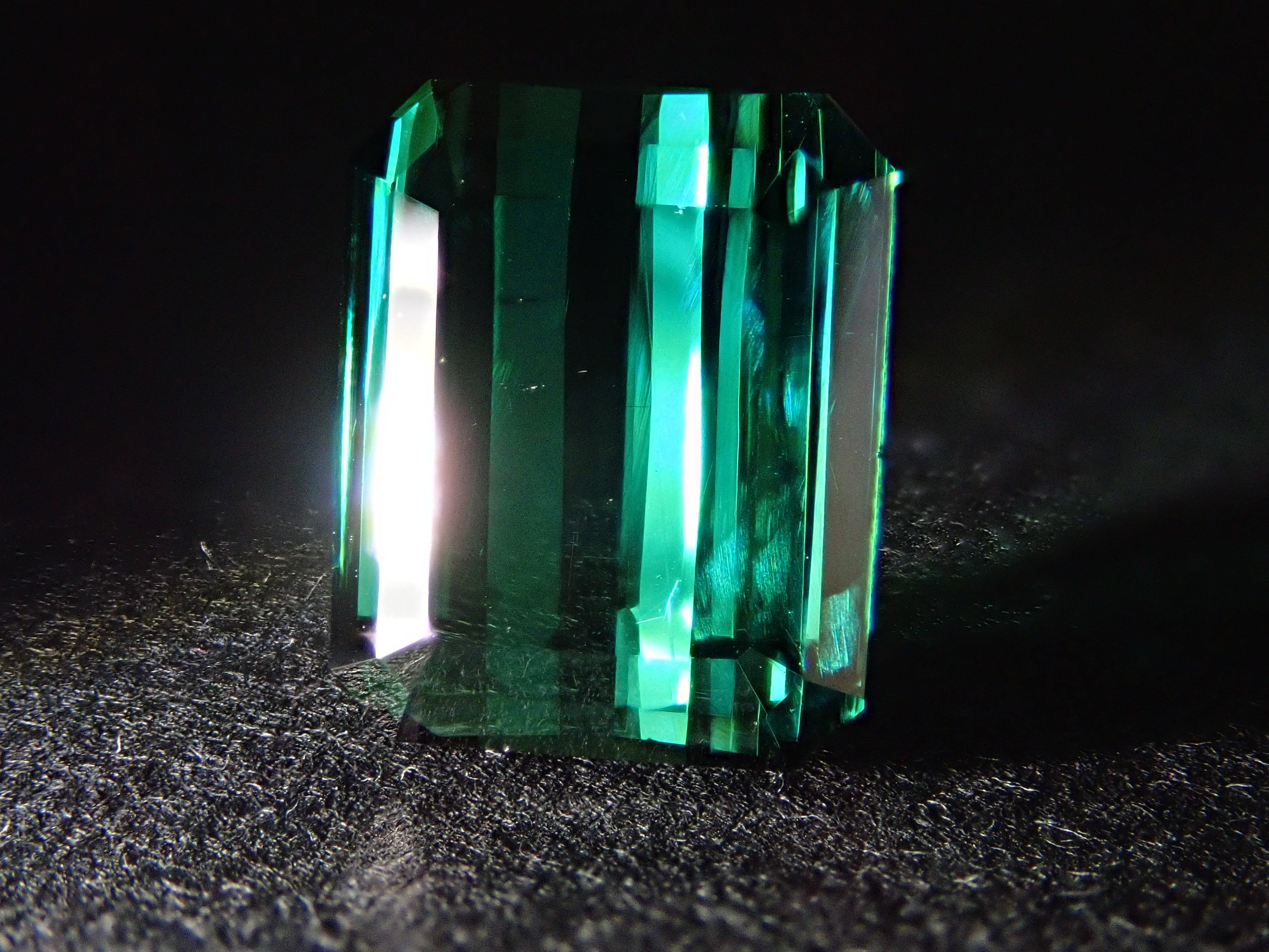 【1月11日 22:00 特價】巴西綠碧璽 4.345克拉 裸石