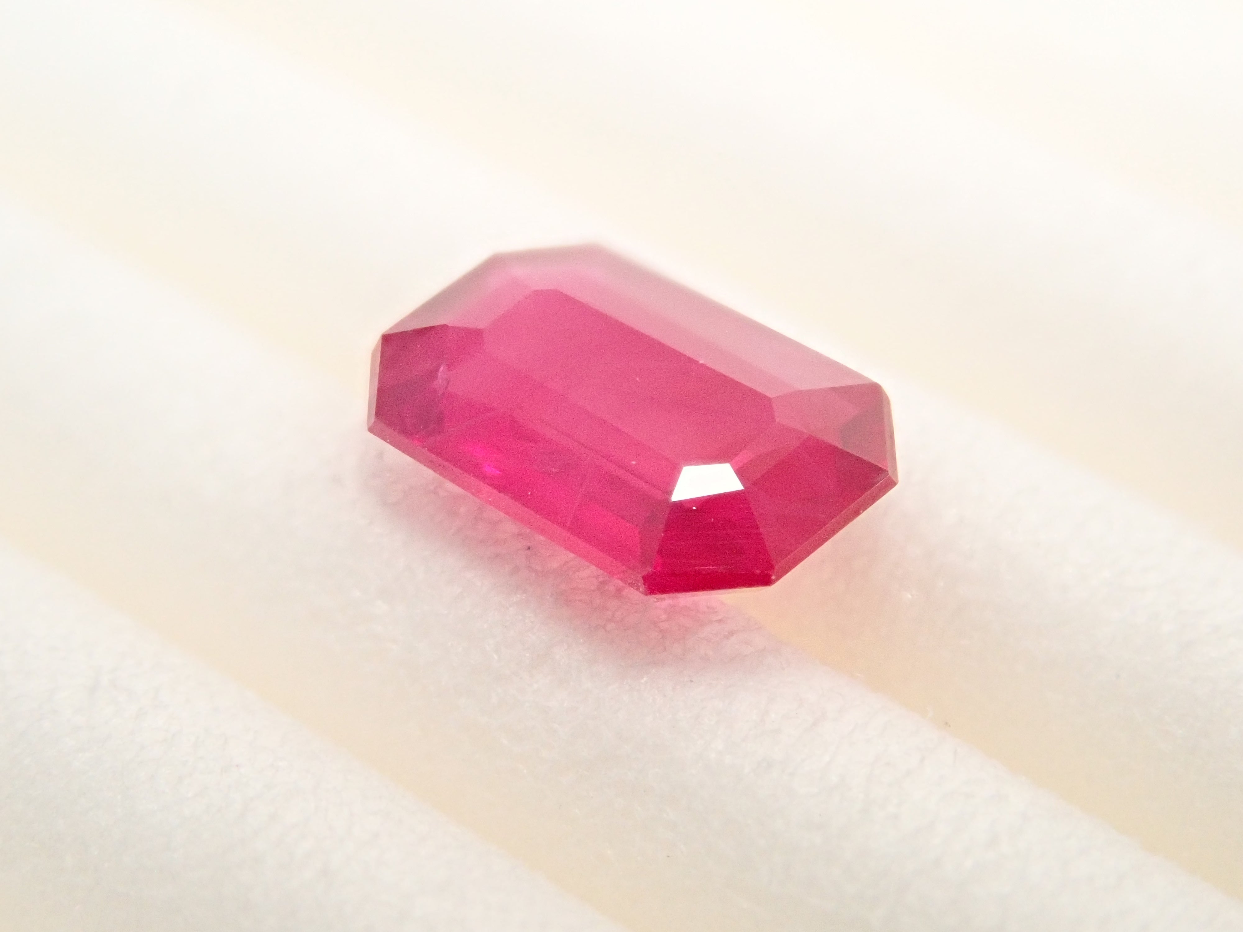 【モザンビーク産】ルビー モザンビーク産ルビー 0.544ctルース