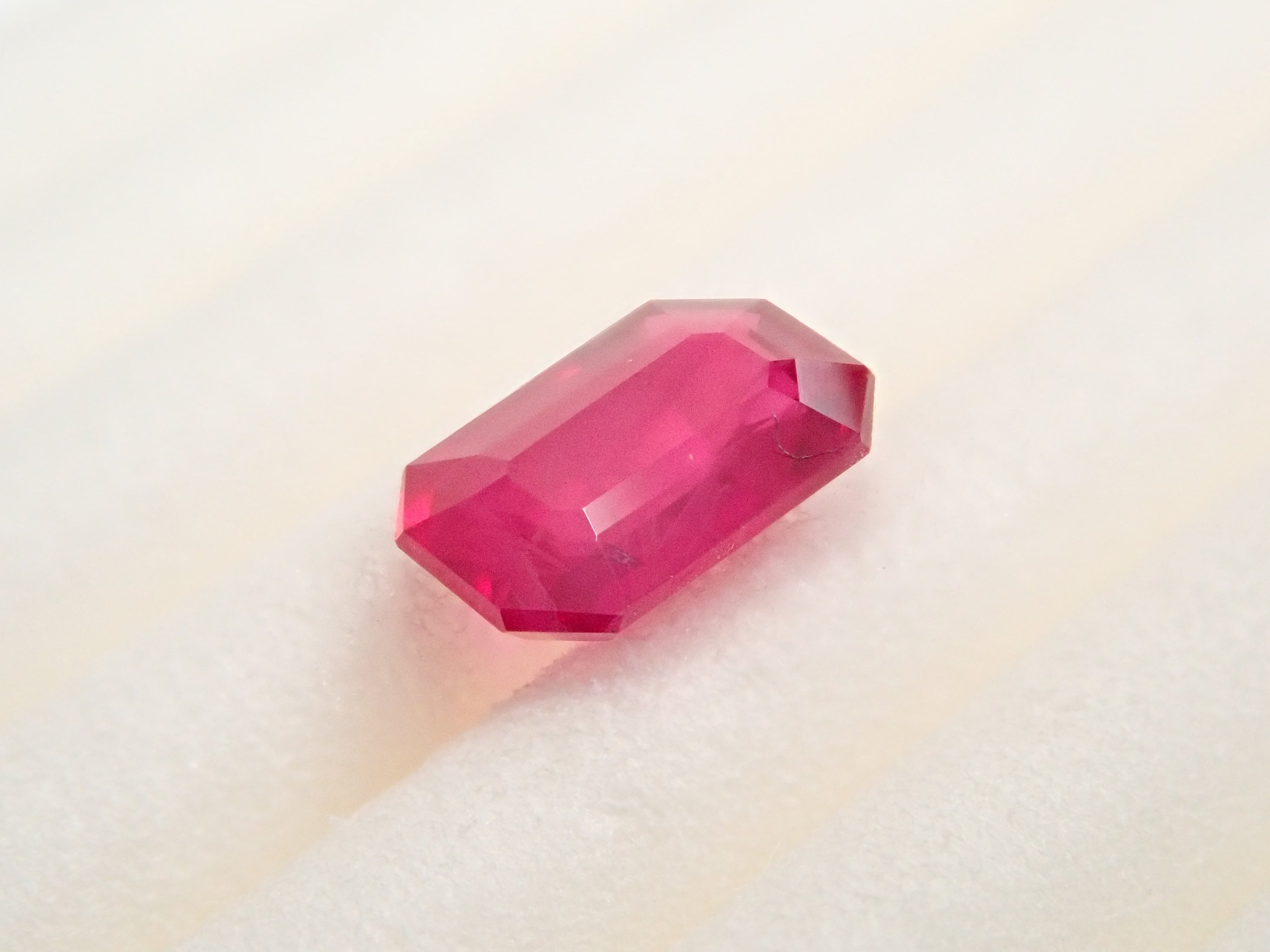 【1/11 22時販売】モザンビーク産ルビー 0.544ctルース 鑑別書