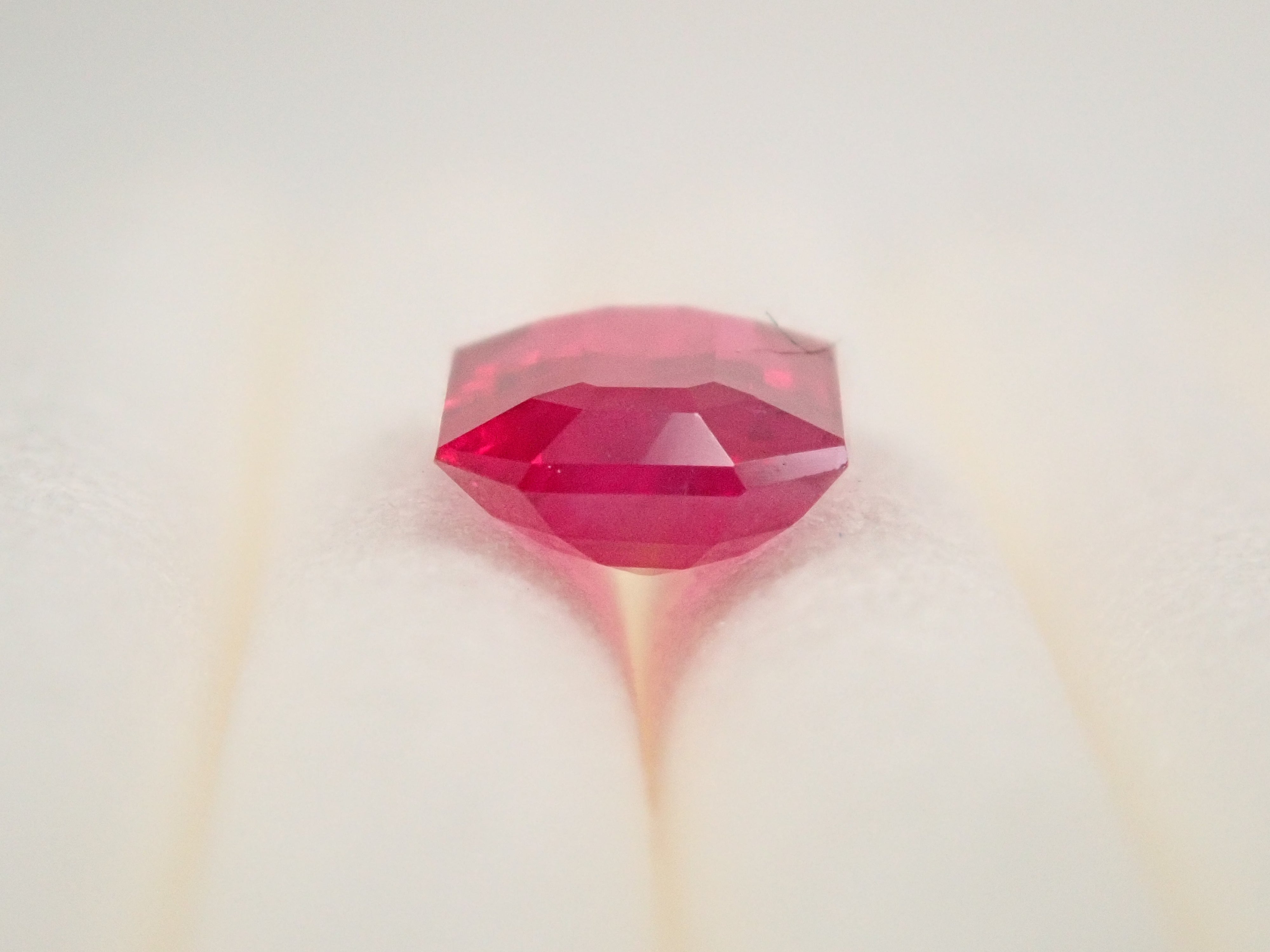 【1/11 22時販売】モザンビーク産ルビー 0.544ctルース 鑑別書