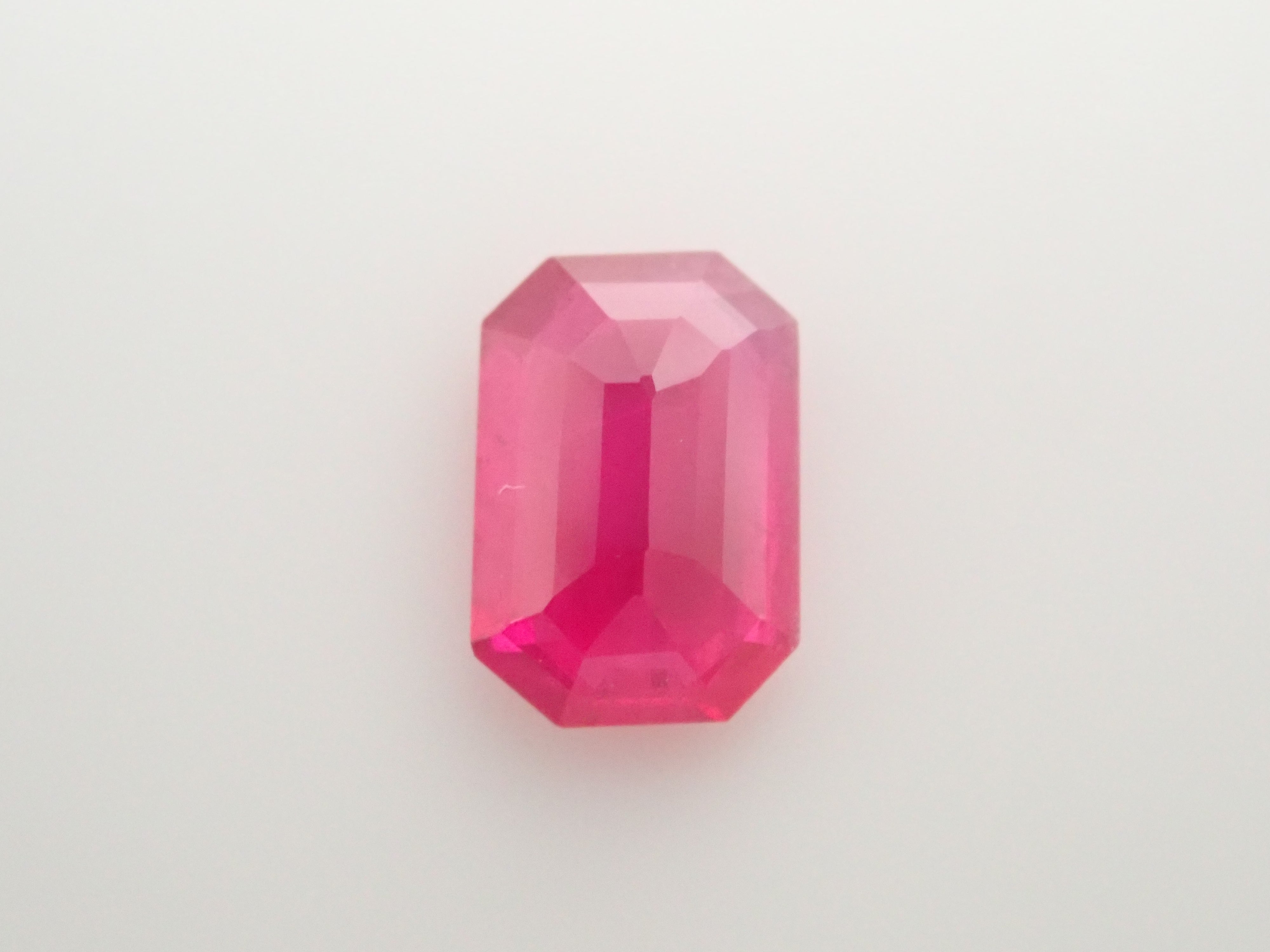 【1/11 22時販売】モザンビーク産ルビー 0.544ctルース 鑑別書