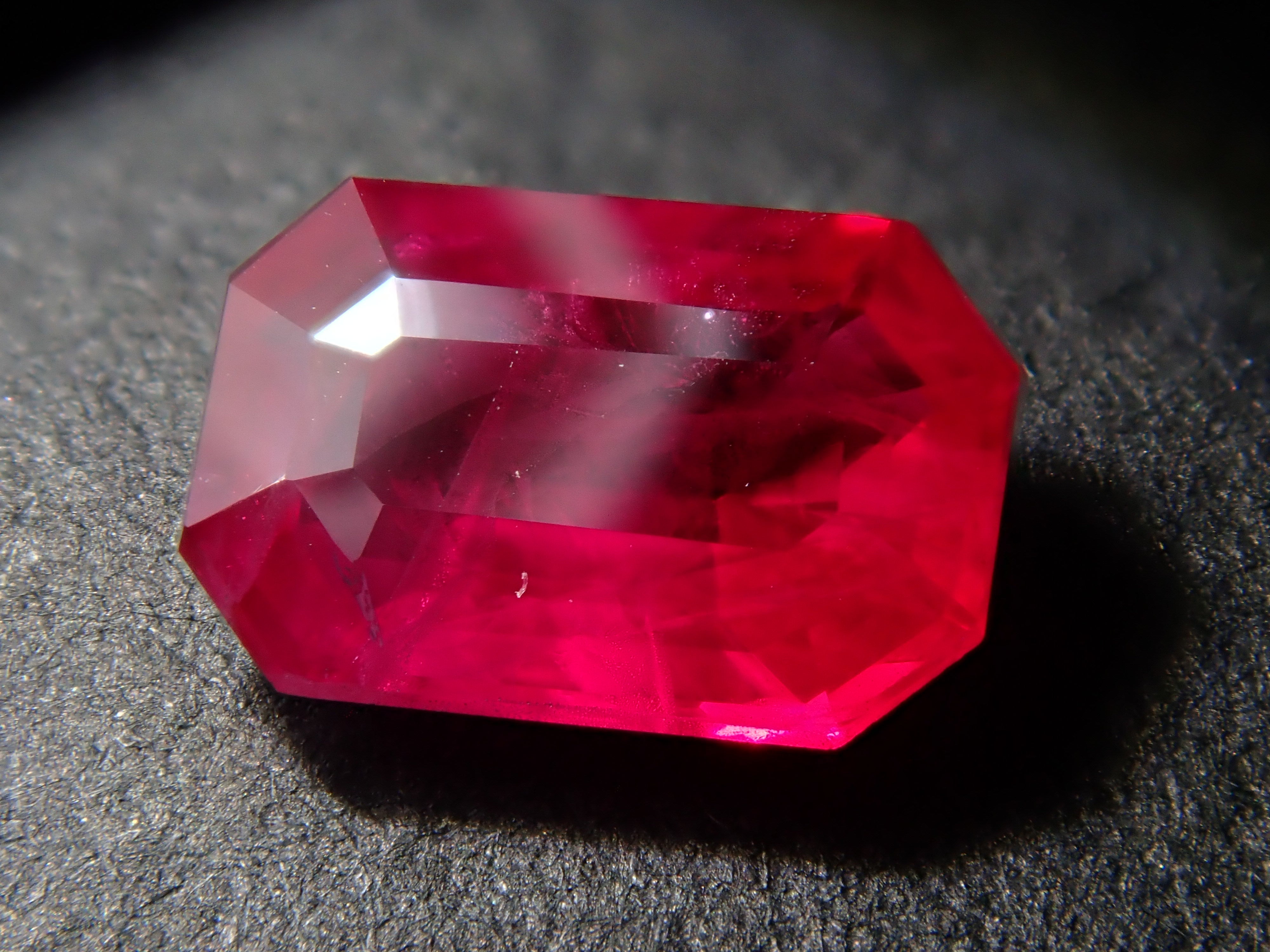 【えもんさん専用】　ルビーレッド 7/18（金）発売！MIZUNO FOOTBALL『MONARCIDA NEO 3』 | フットサル