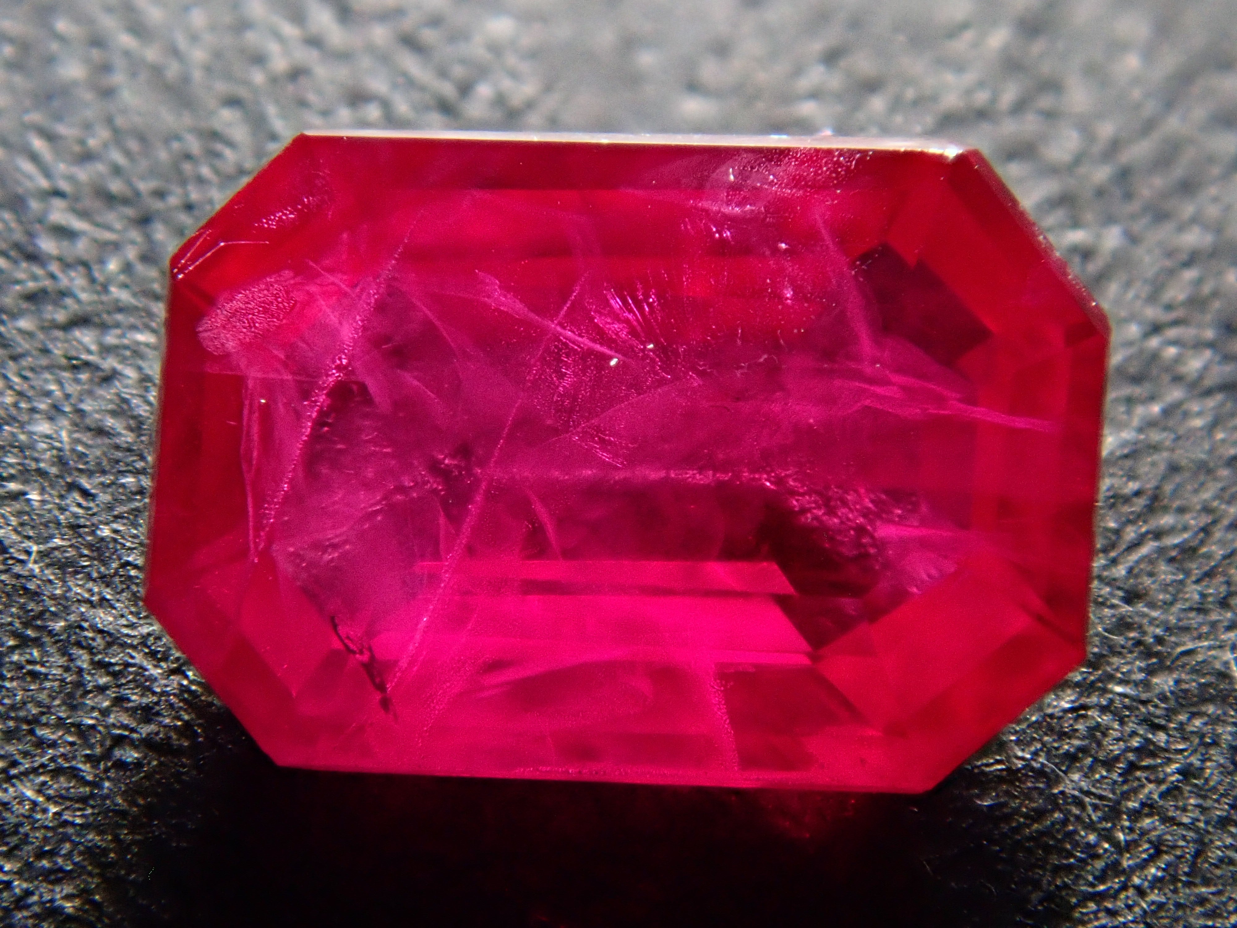 【1/11 22時販売】モザンビーク産ルビー 0.544ctルース 鑑別書