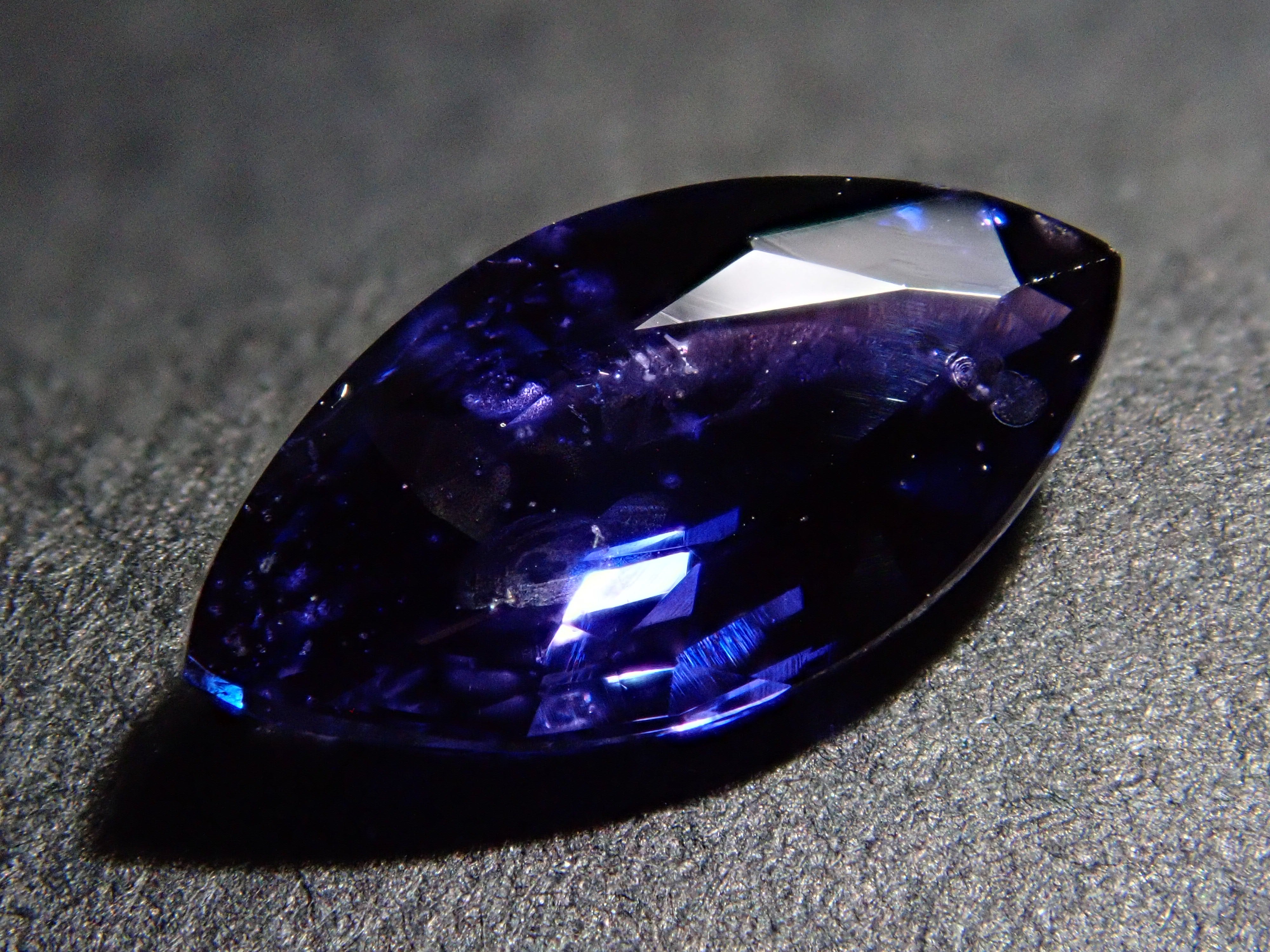 ルースセット アメジスト サファイヤ アメトリン タンザナイト アパタイト タンザニア産ヴァイオレットサファイア 0.920ctルース