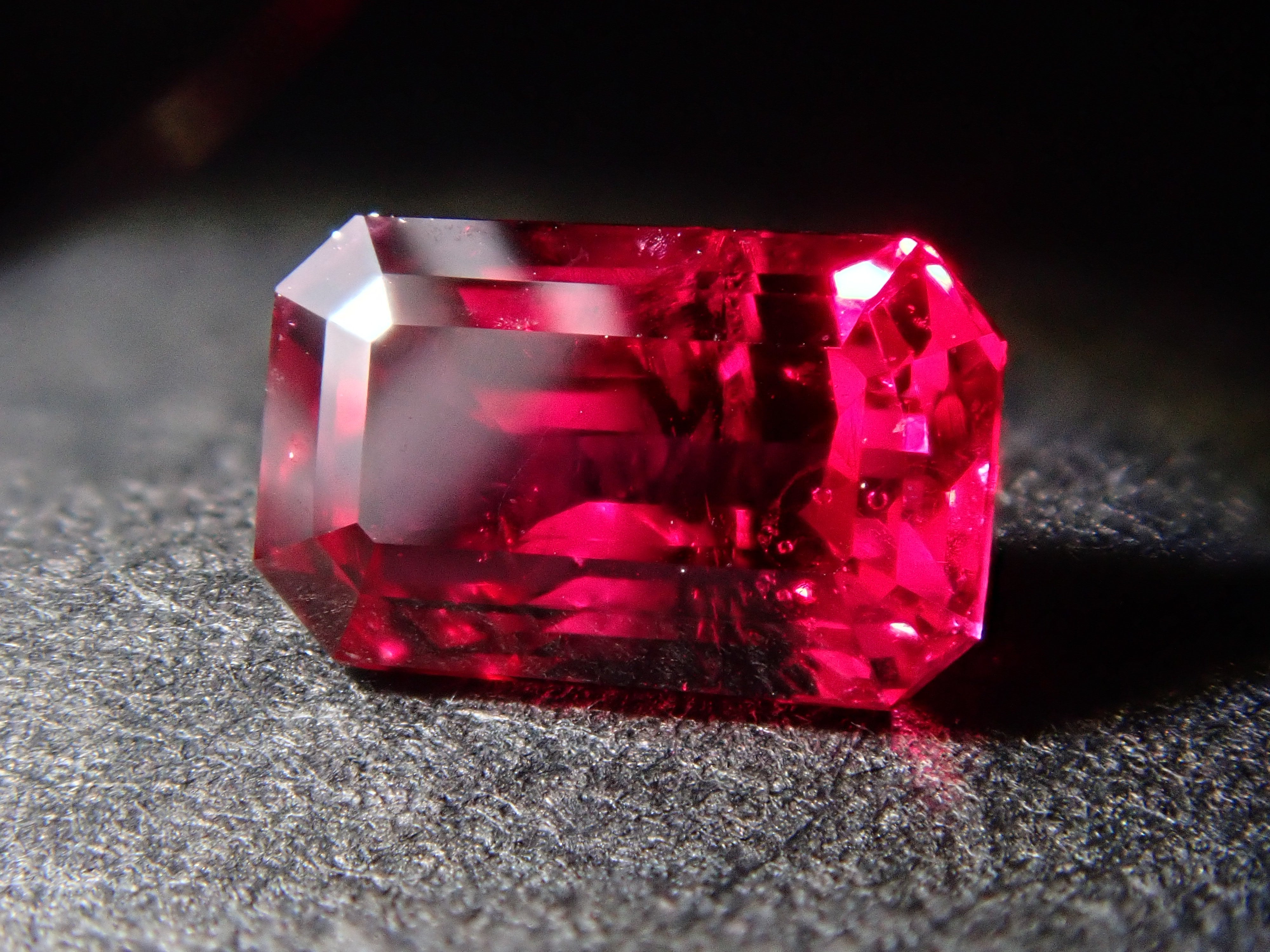 [12561780] Mozambique Ruby 0.481ct Loose