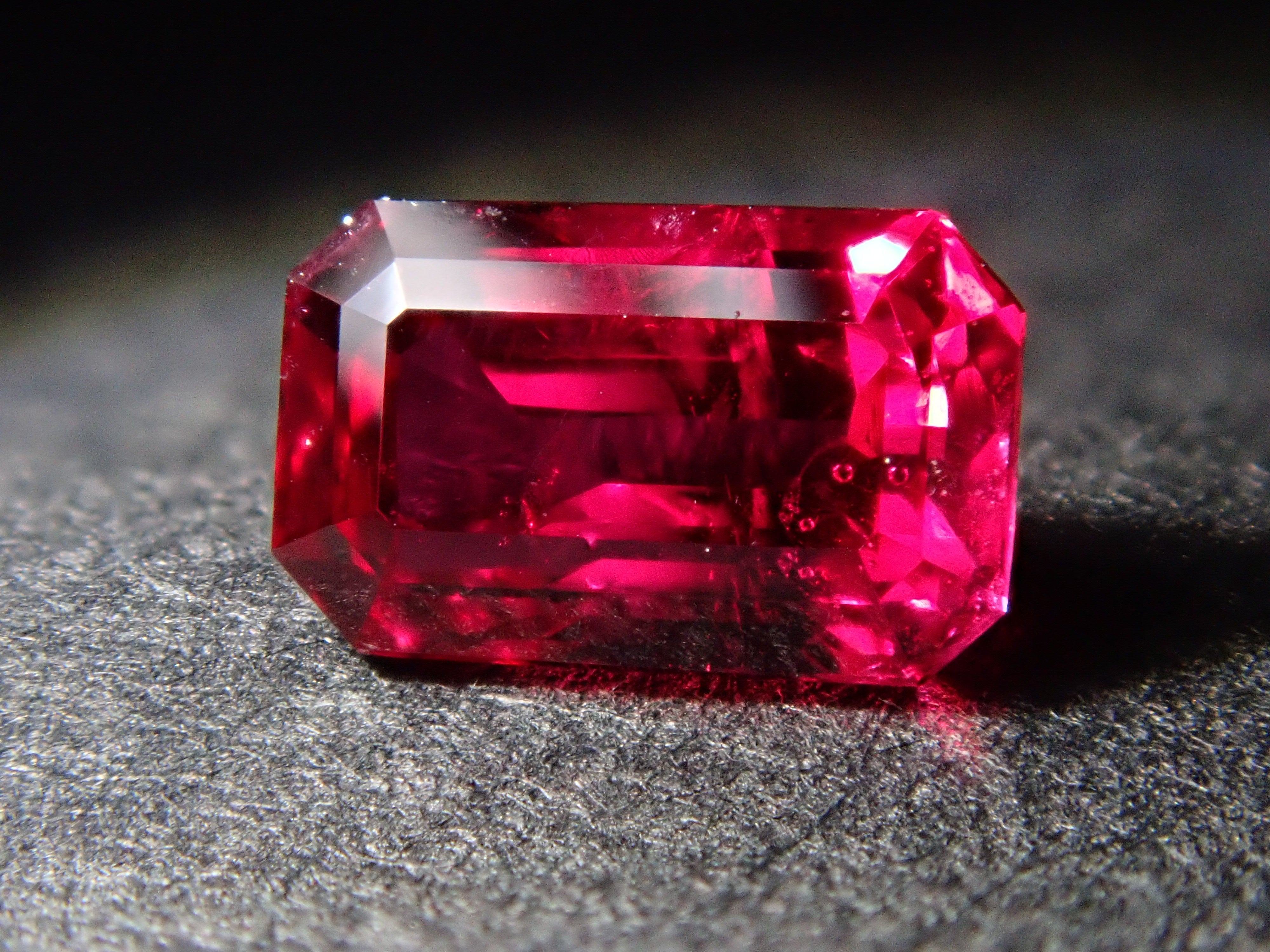 [12561780] Mozambique Ruby 0.481ct Loose