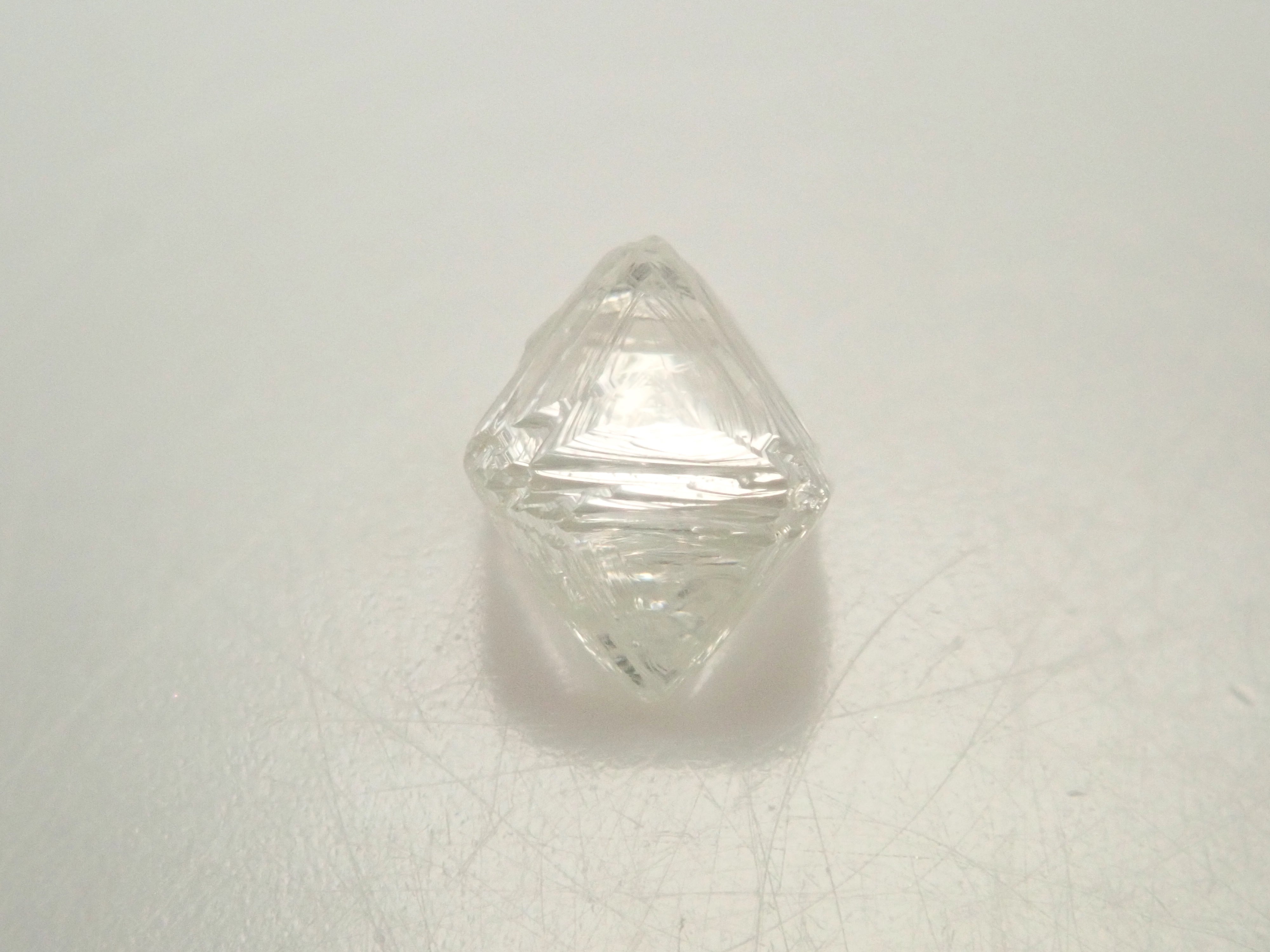 【1/12 22時販売】ダイヤモンド原石（ソーヤブル） 0.466ct原石（トライゴン有り）