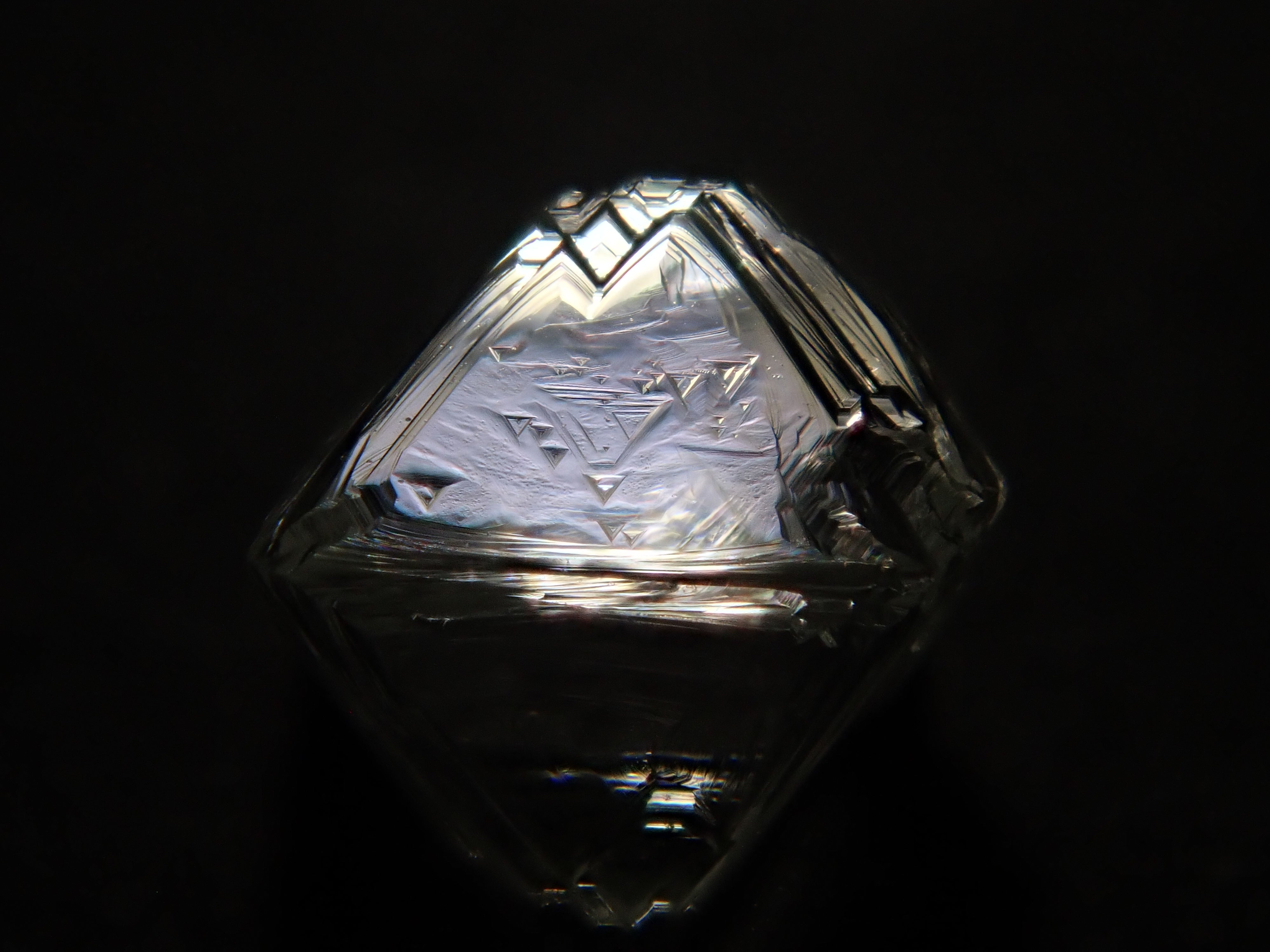 【1/12 22時販売】ダイヤモンド原石（ソーヤブル） 0.466ct原石（トライゴン有り）