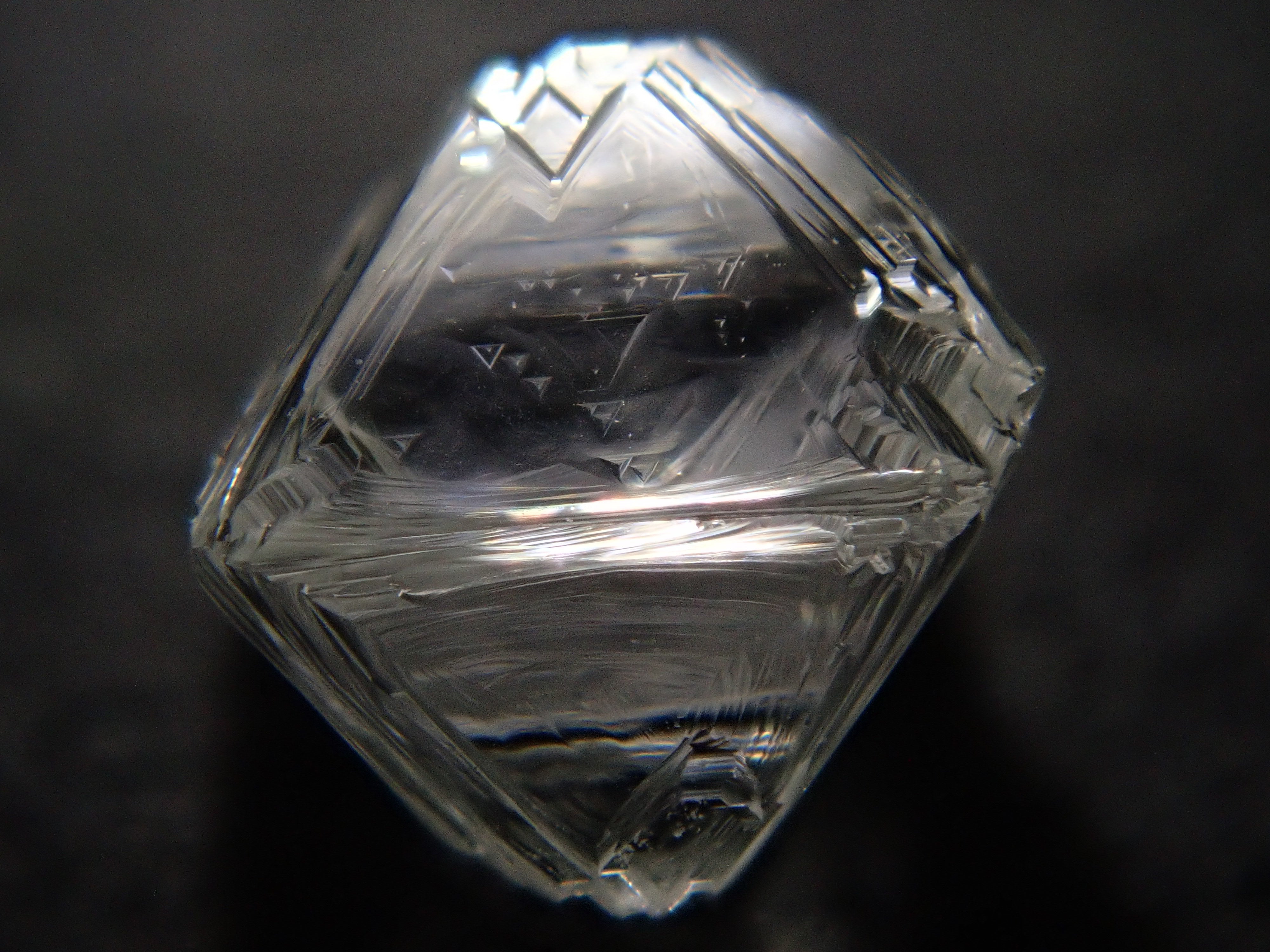 【1/12 22時販売】ダイヤモンド原石（ソーヤブル） 0.466ct原石（トライゴン有り）