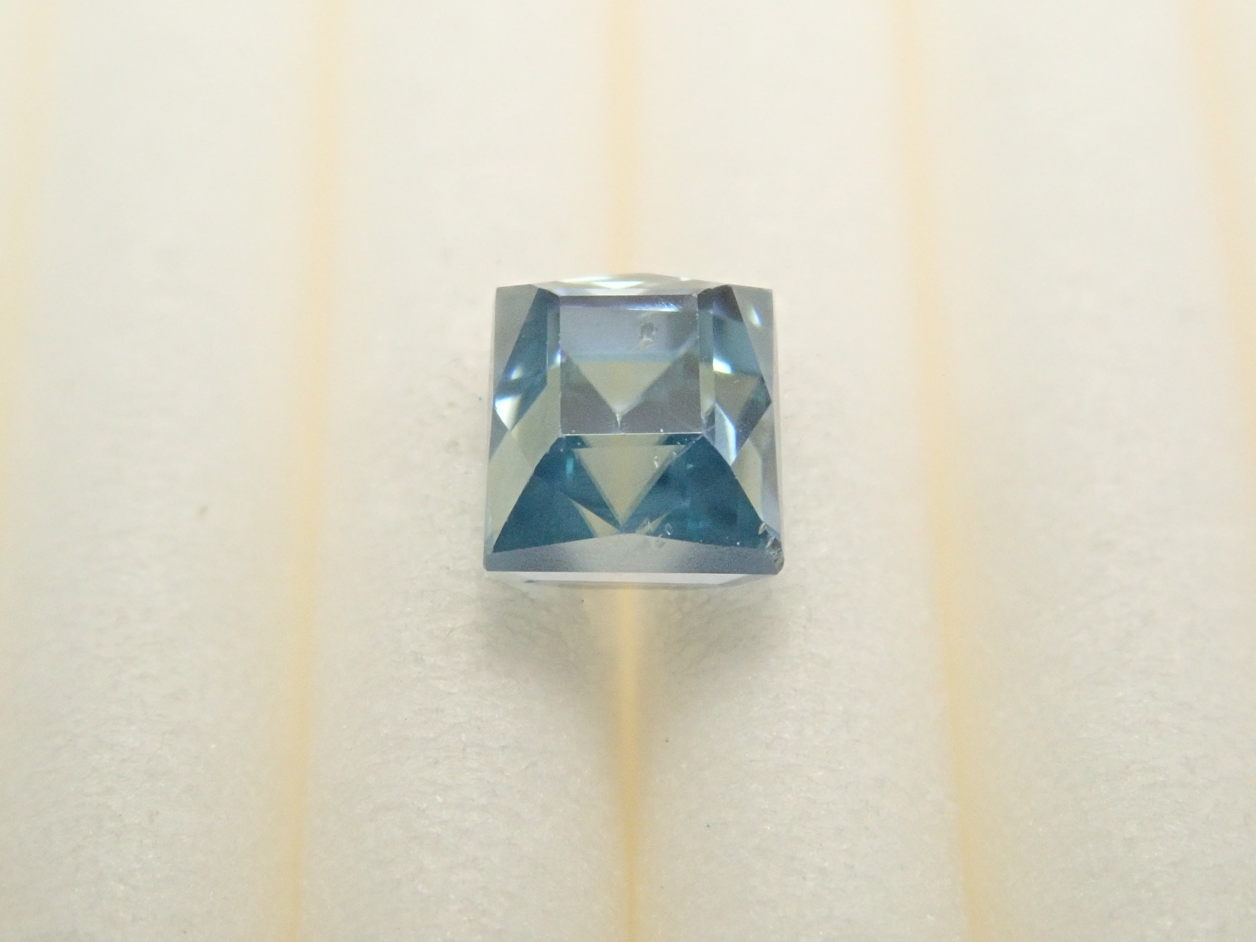 【1/11 22時販売】ミャンマー産カラーチェンジジルコン 1.043ctルース