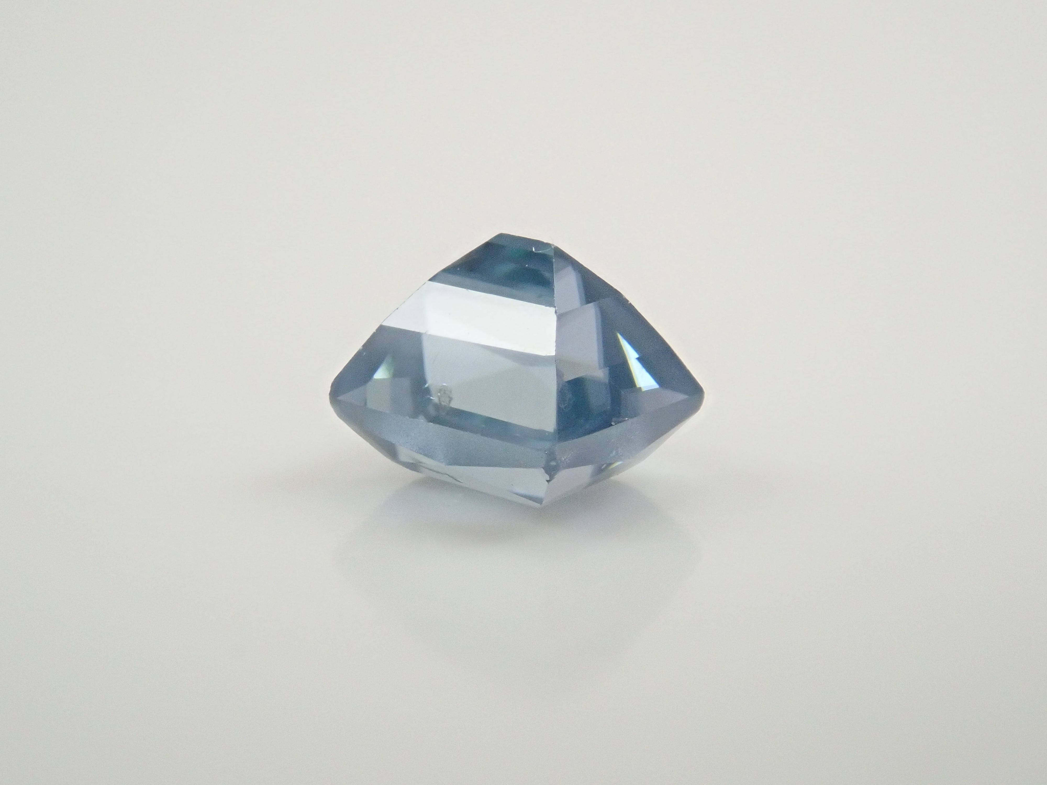 【1/11 22時販売】ミャンマー産カラーチェンジジルコン 1.043ctルース