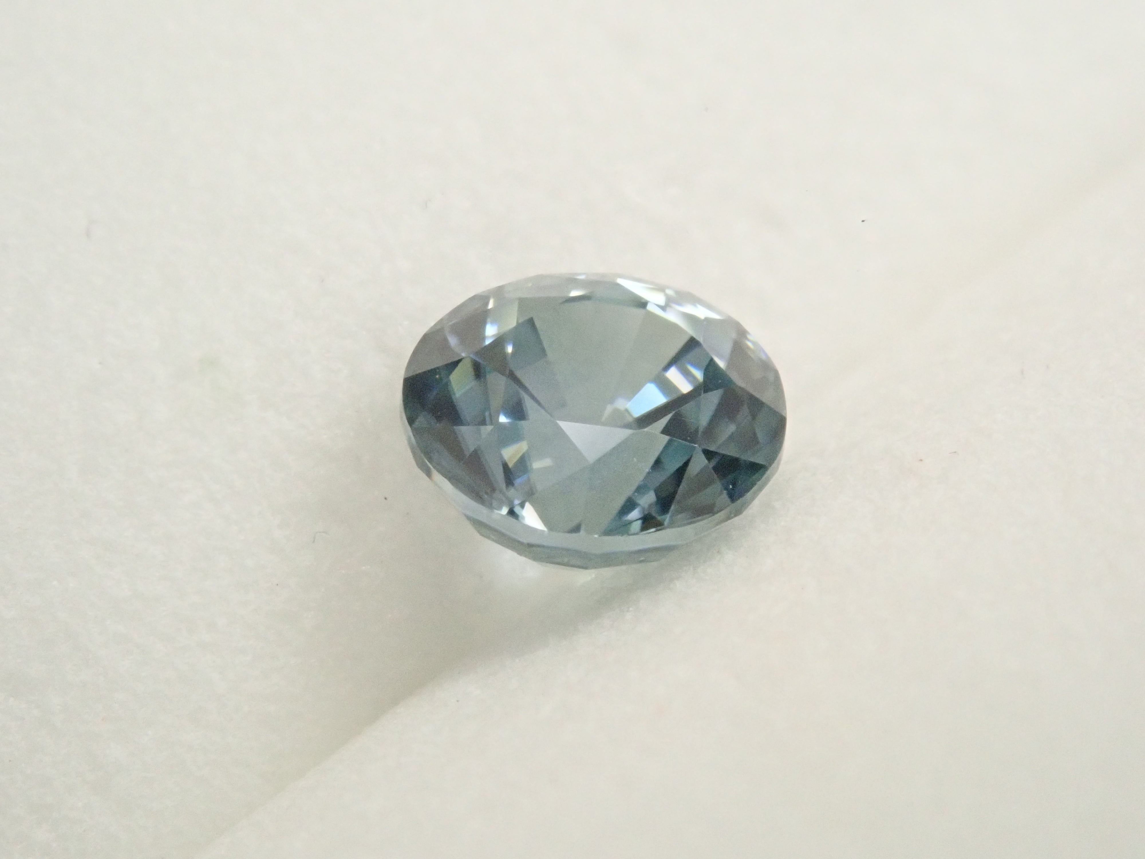 ミャンマー産カラーチェンジジルコン 5.3mm/1.043ctルース