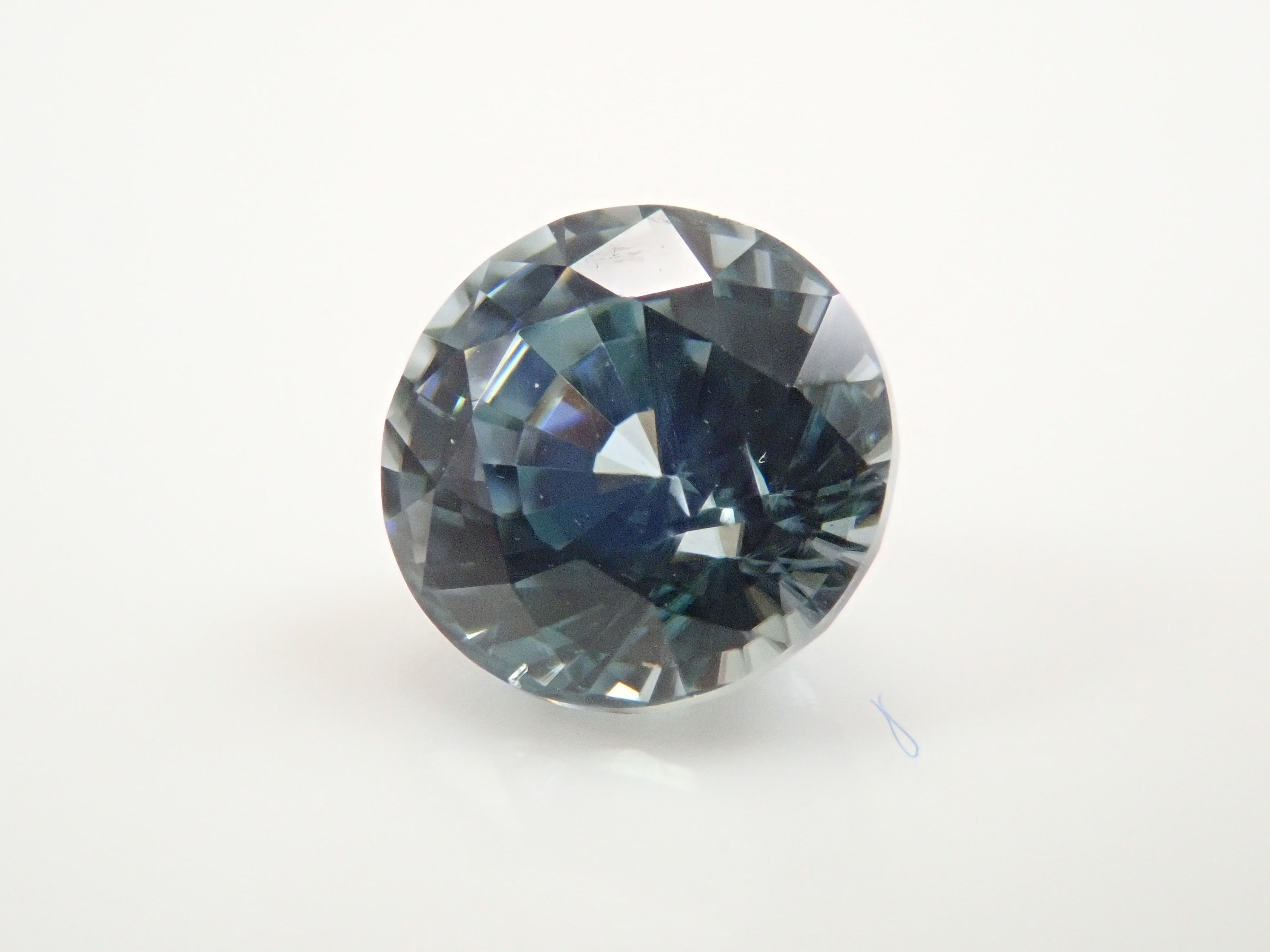 【1/11 22時販売】ミャンマー産カラーチェンジジルコン 5.3mm/1.043ctルース