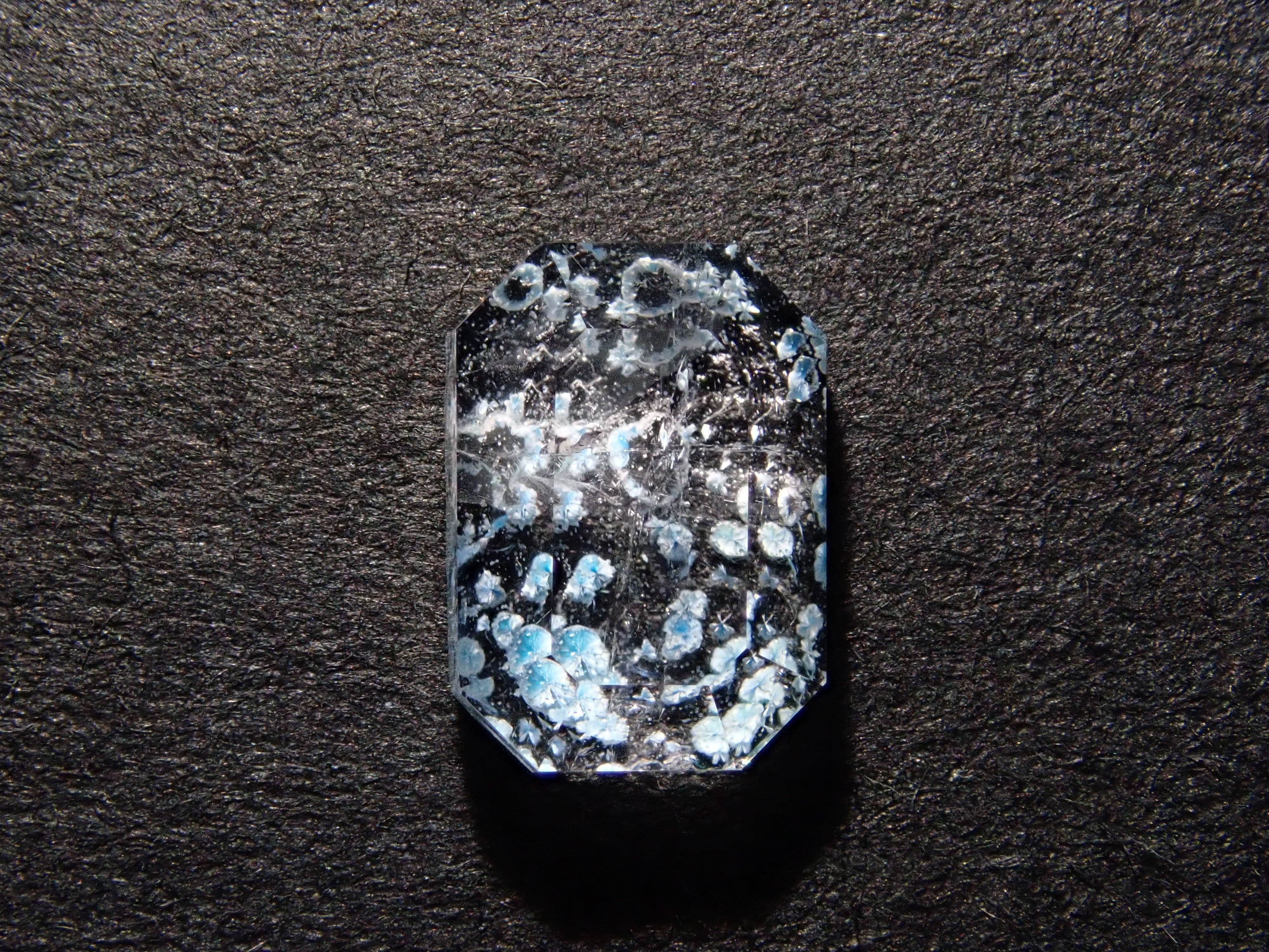 【1/18 22時販売】ブラジル産メデューサクォーツ（パライバクォーツ） 0.748ctルース